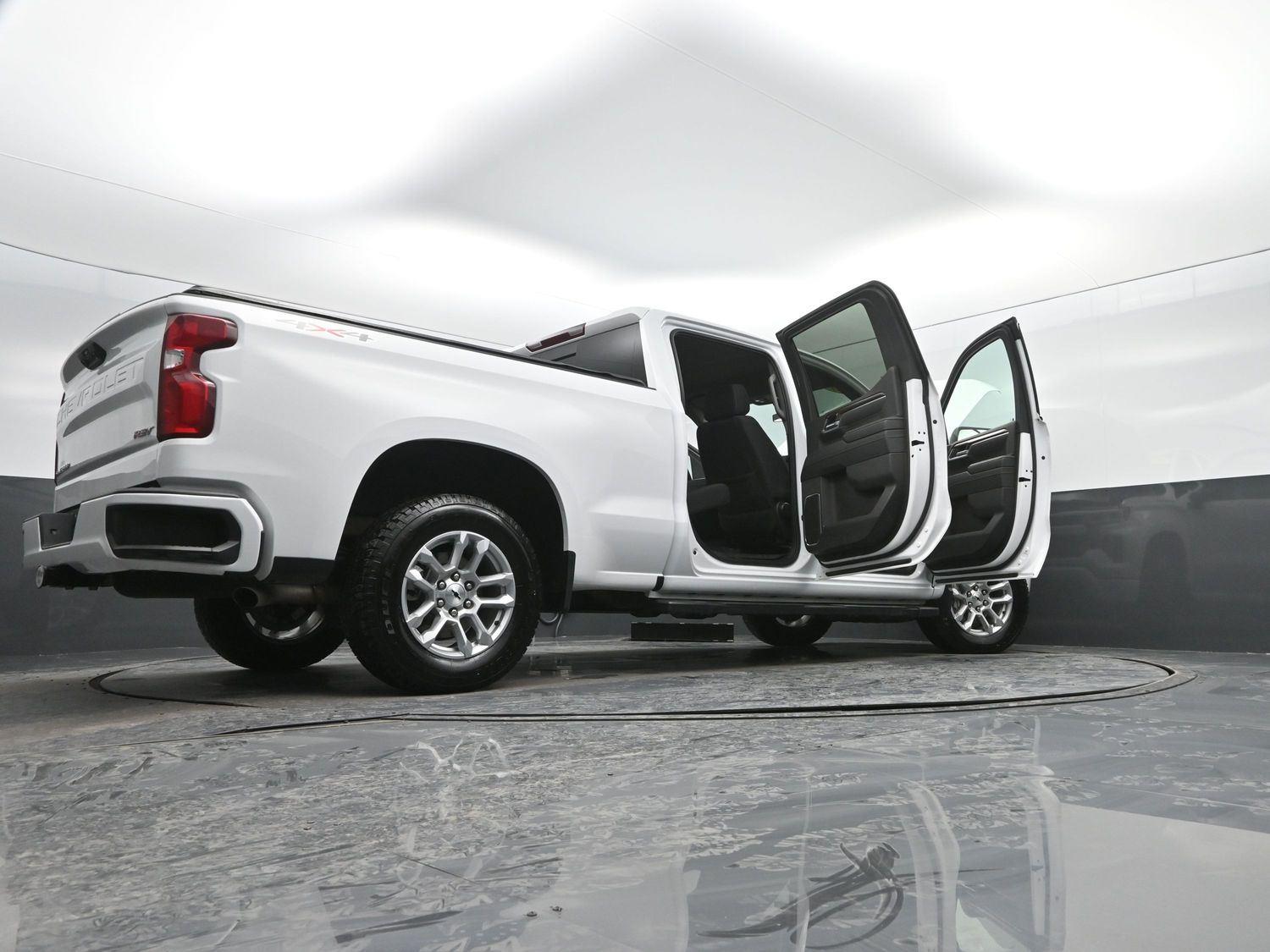 Used 2025 Summit White Chevrolet RST image 53