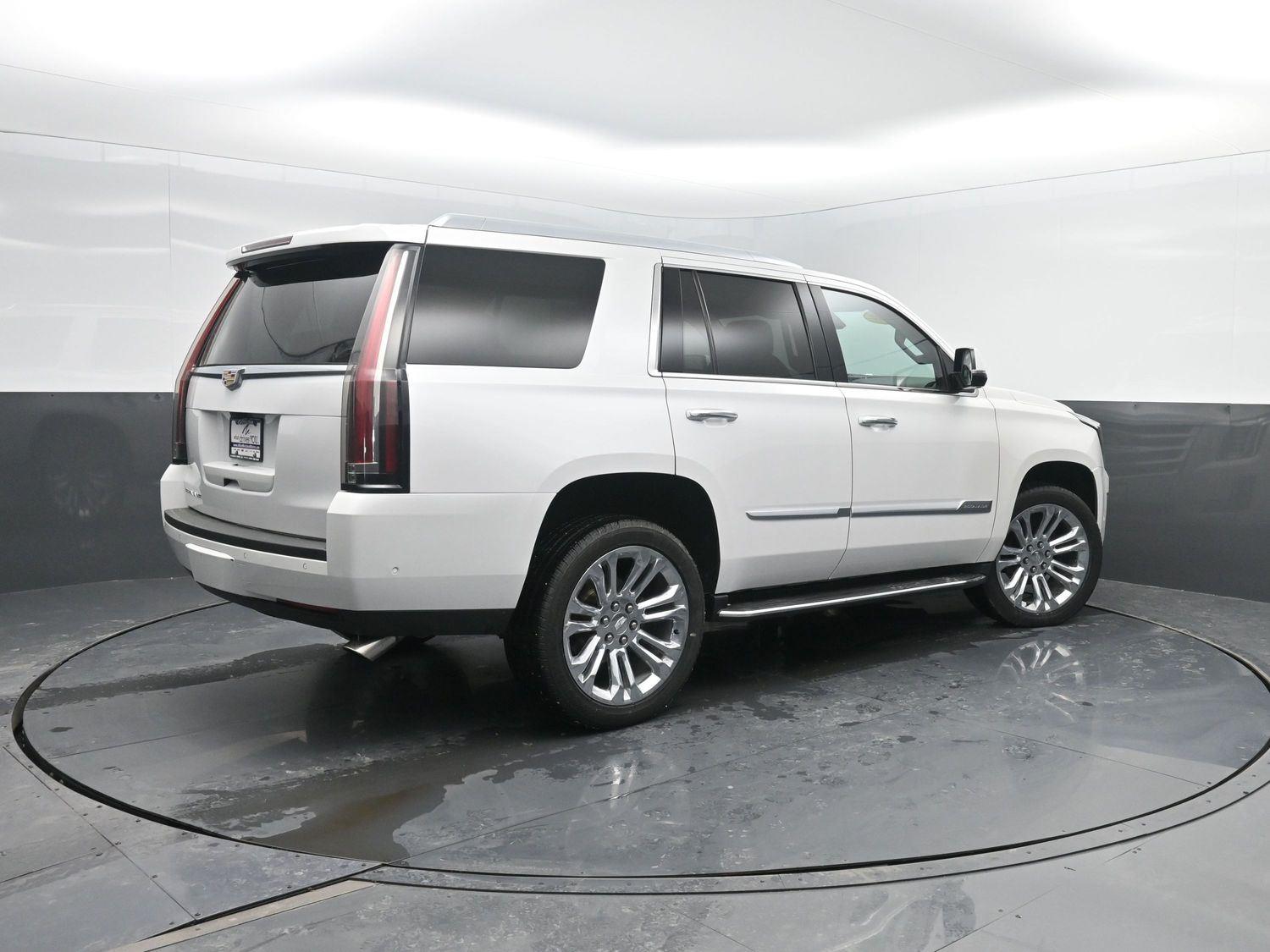 Used 2020 Crystal White Tricoat Cadillac Premium Luxury image 2