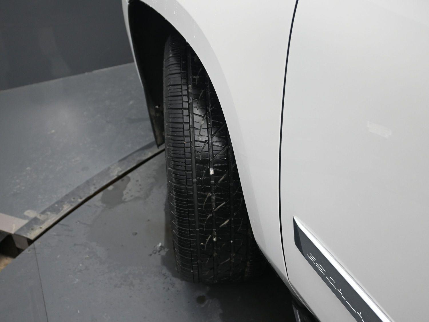 Used 2020 Crystal White Tricoat Cadillac Premium Luxury image 5