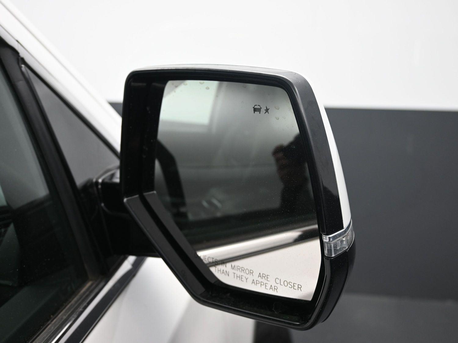 Used 2020 Crystal White Tricoat Cadillac Premium Luxury image 8