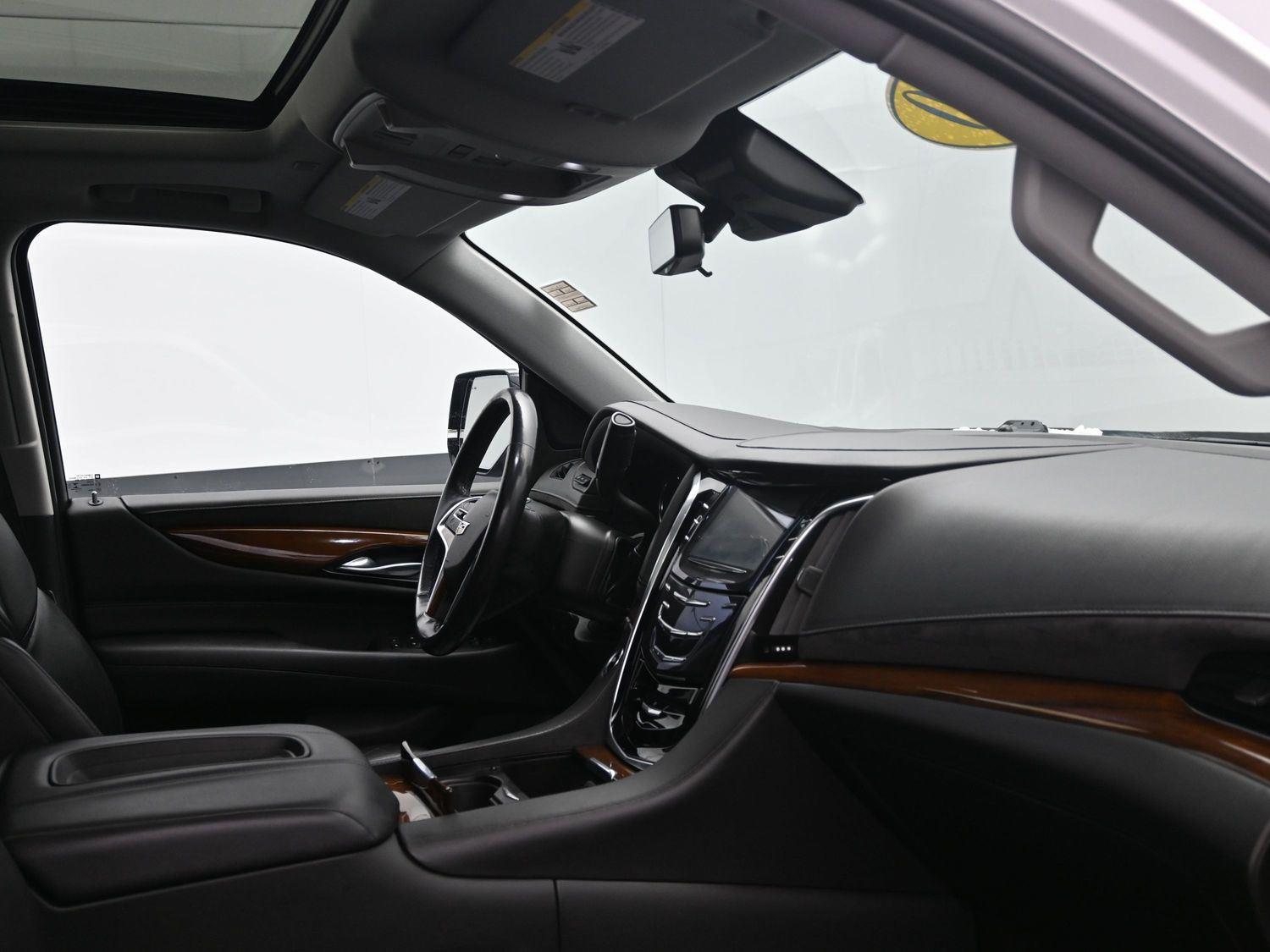 Used 2020 Crystal White Tricoat Cadillac Premium Luxury image 13