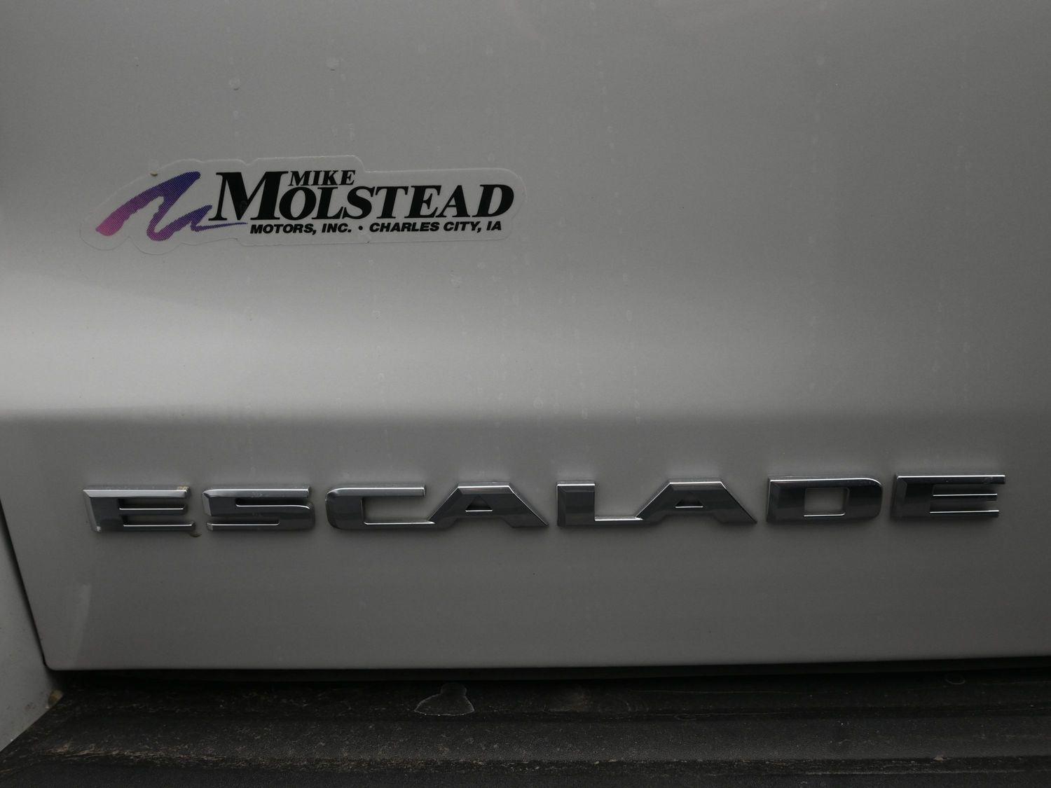 Used 2020 Crystal White Tricoat Cadillac Premium Luxury image 18