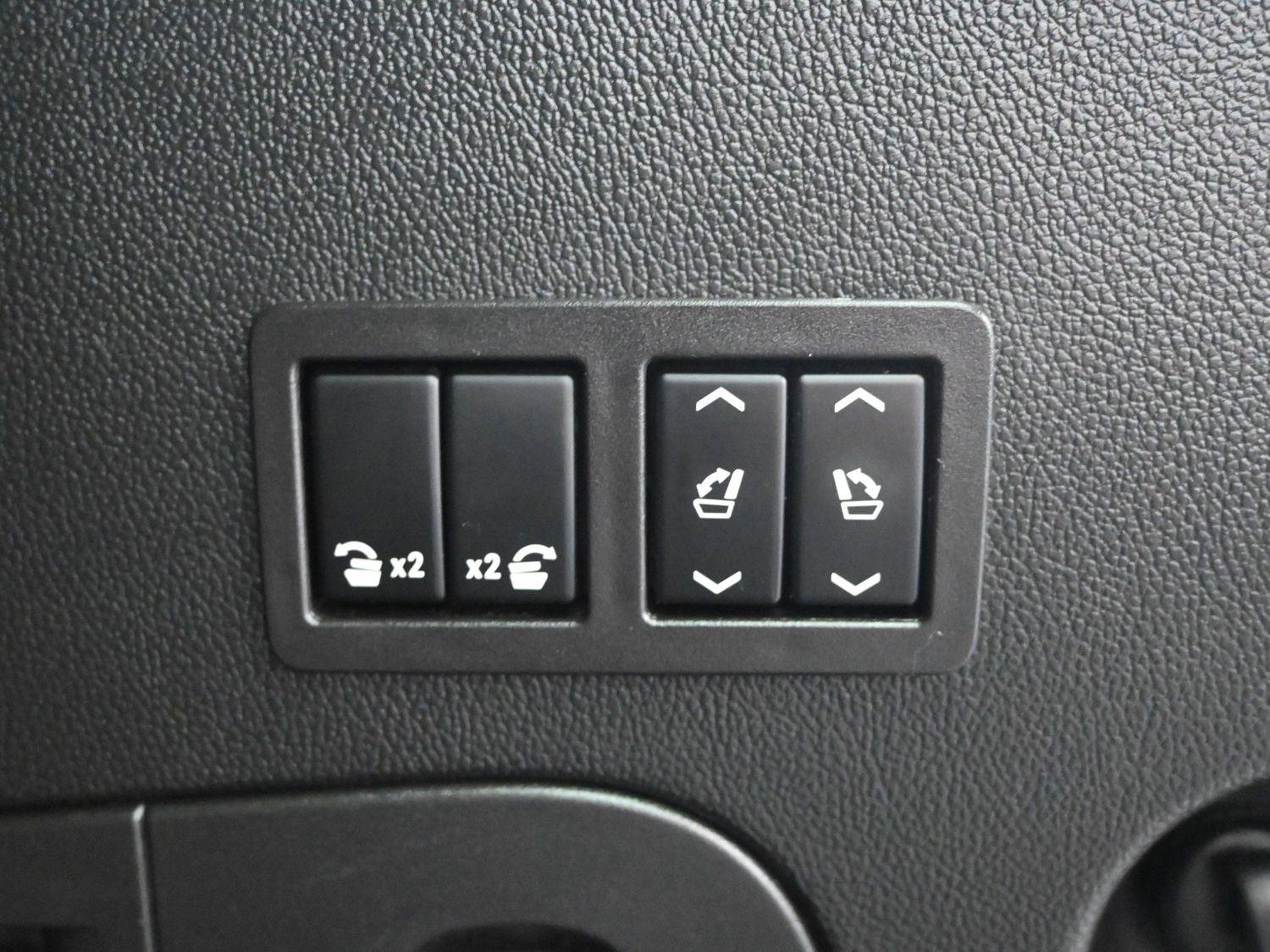 Used 2020 Crystal White Tricoat Cadillac Premium Luxury image 20