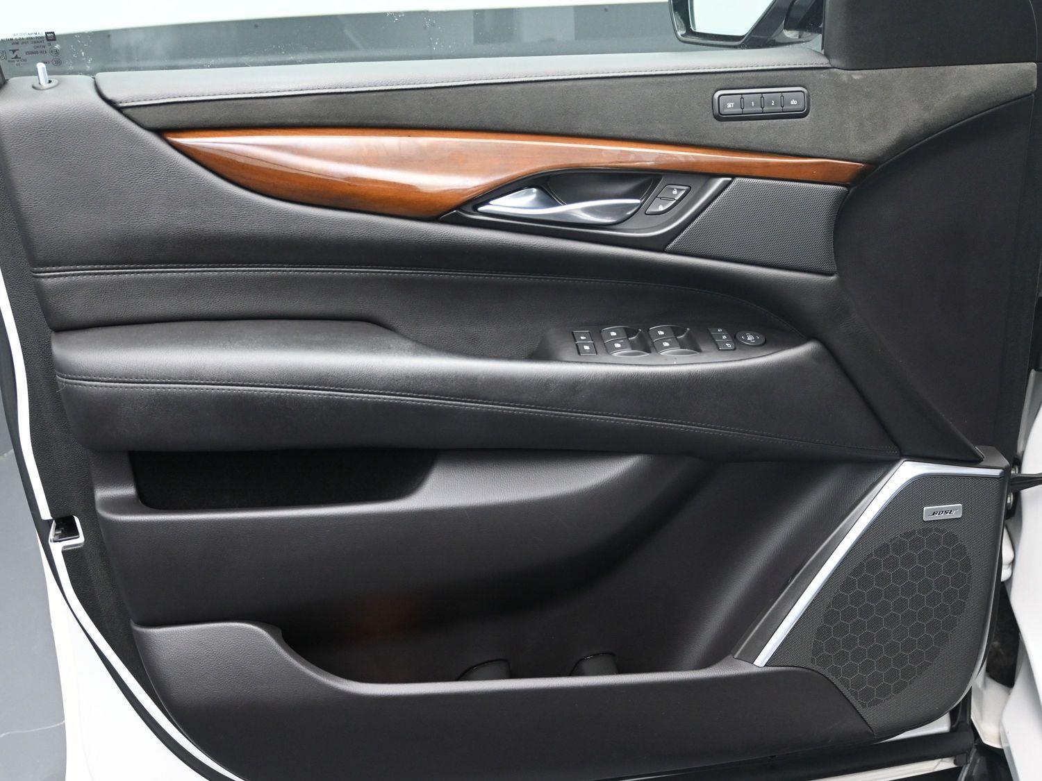 Used 2020 Crystal White Tricoat Cadillac Premium Luxury image 23