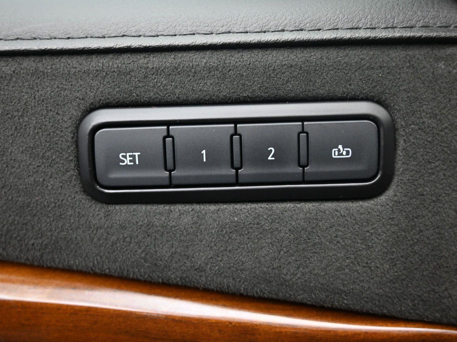 Used 2020 Crystal White Tricoat Cadillac Premium Luxury image 24