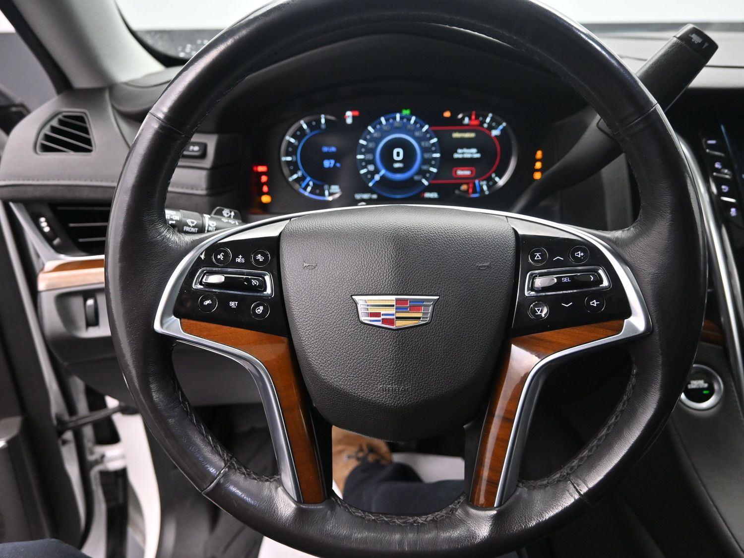 Used 2020 Crystal White Tricoat Cadillac Premium Luxury image 27