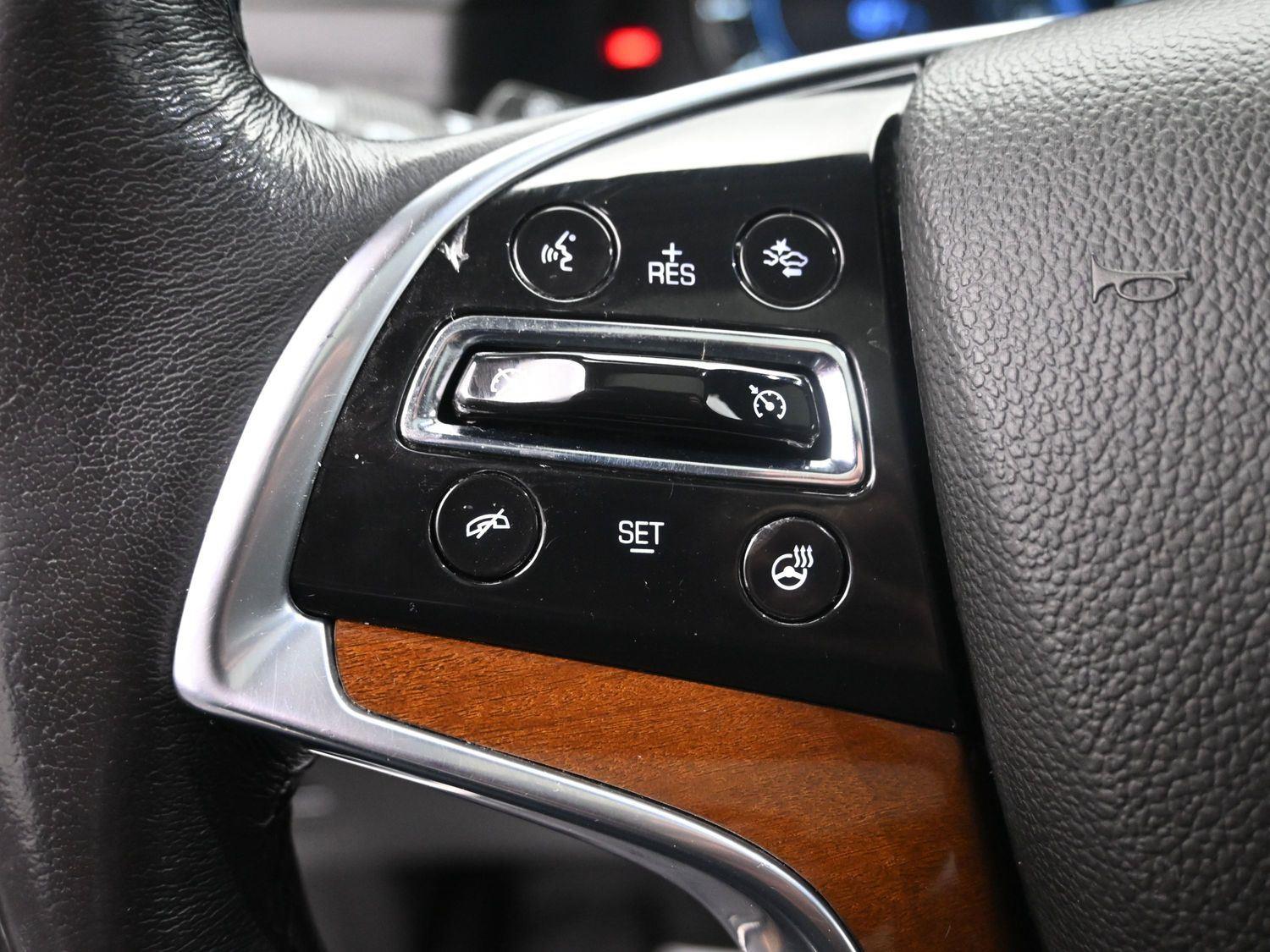 Used 2020 Crystal White Tricoat Cadillac Premium Luxury image 28