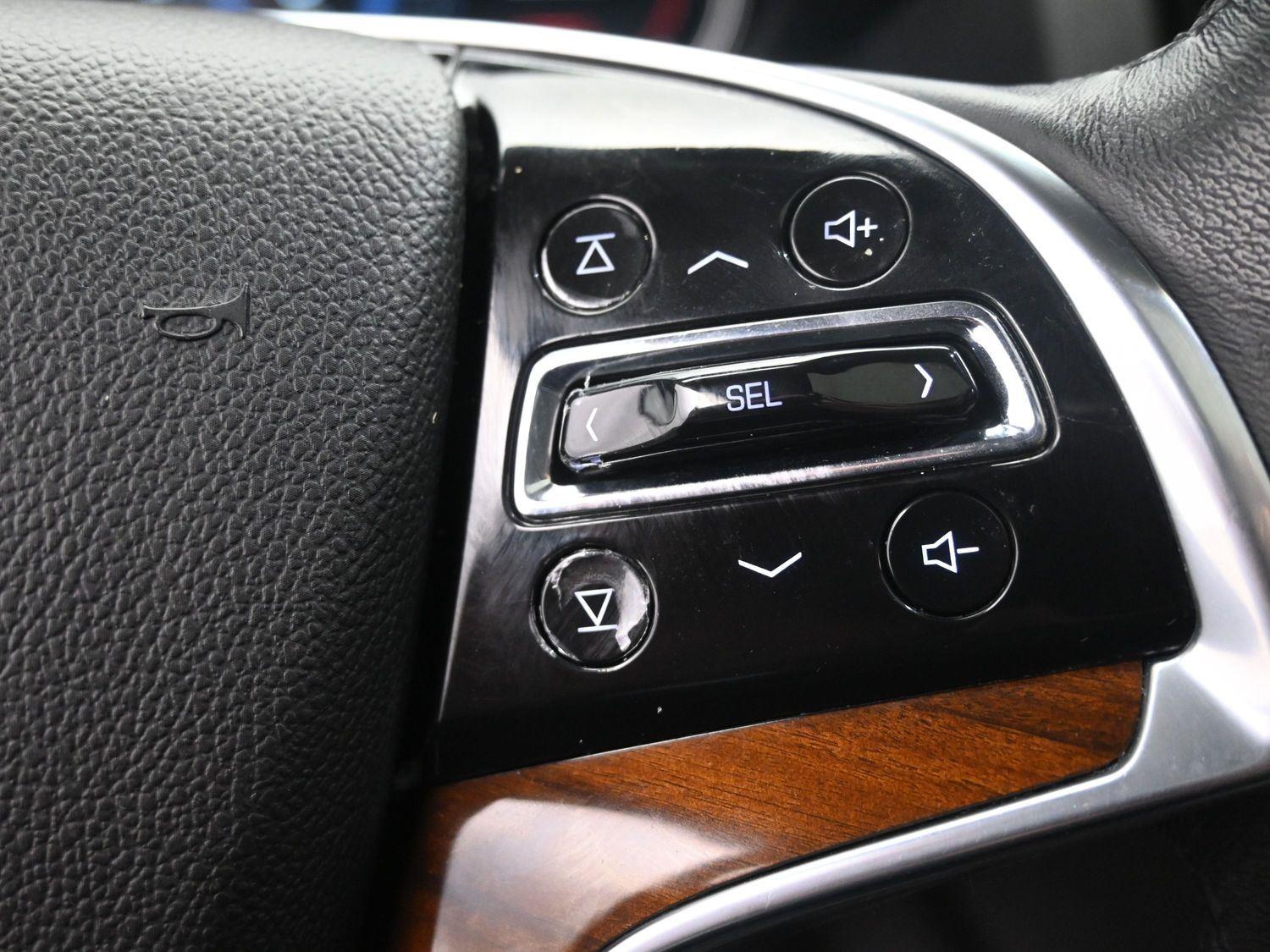 Used 2020 Crystal White Tricoat Cadillac Premium Luxury image 29