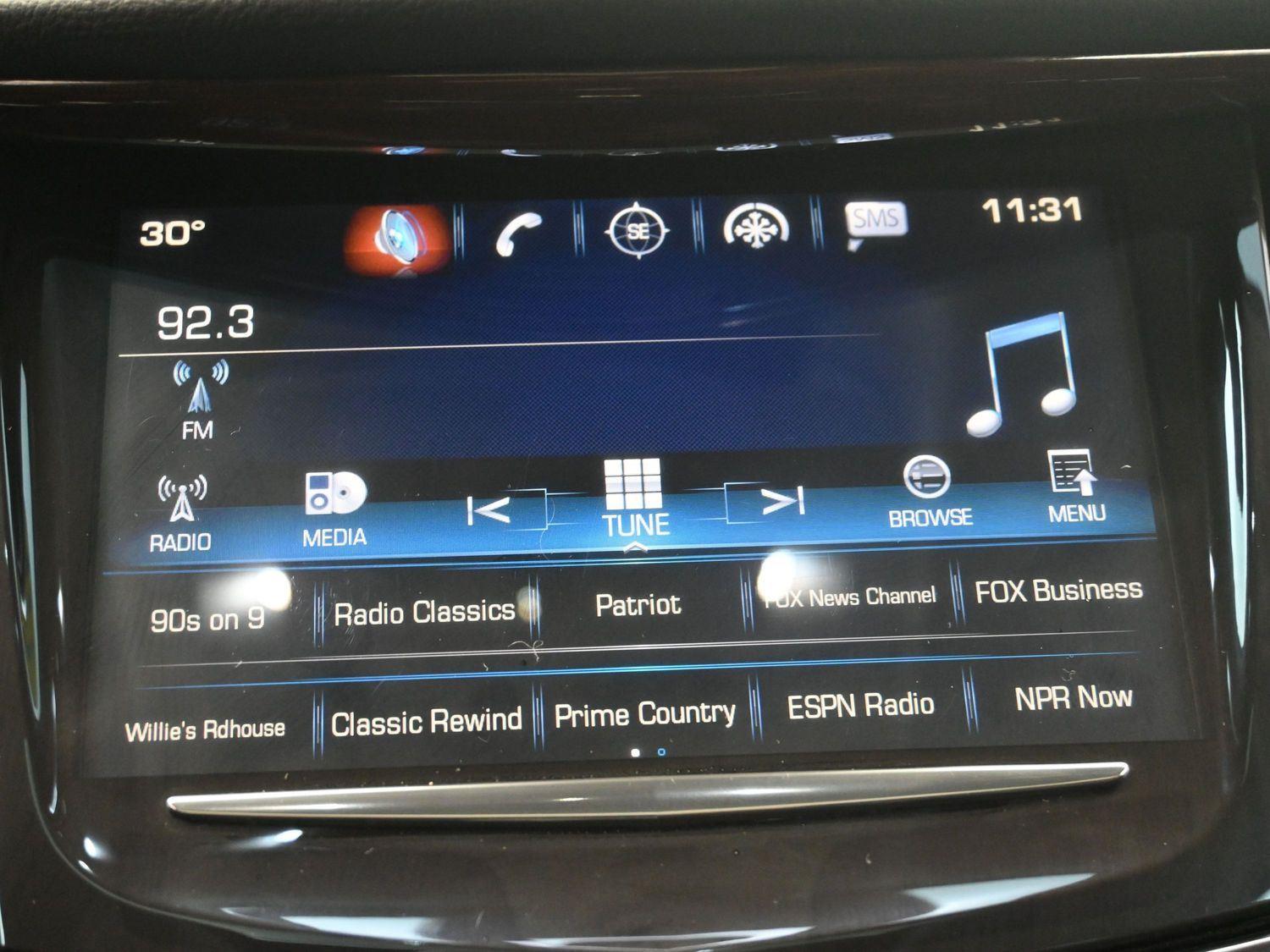 Used 2020 Crystal White Tricoat Cadillac Premium Luxury image 32