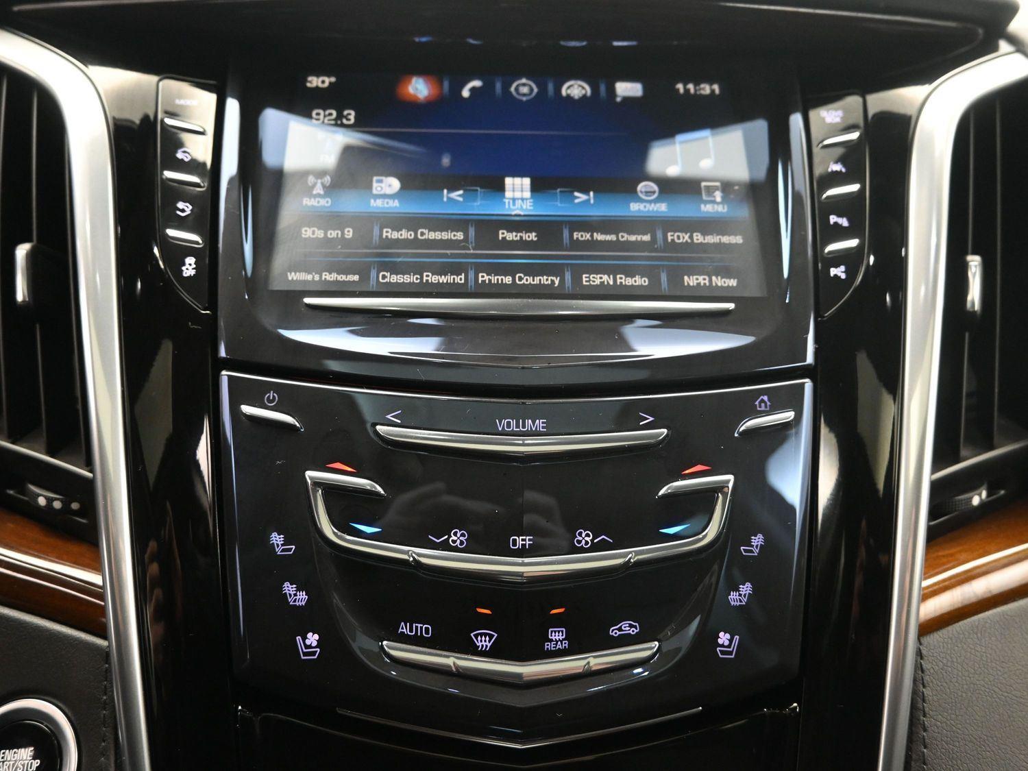 Used 2020 Crystal White Tricoat Cadillac Premium Luxury image 34