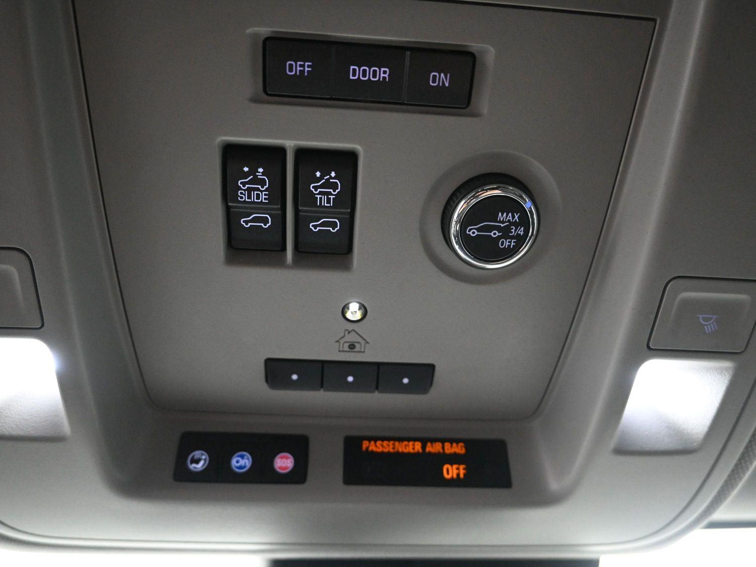 Used 2020 Crystal White Tricoat Cadillac Premium Luxury image 36