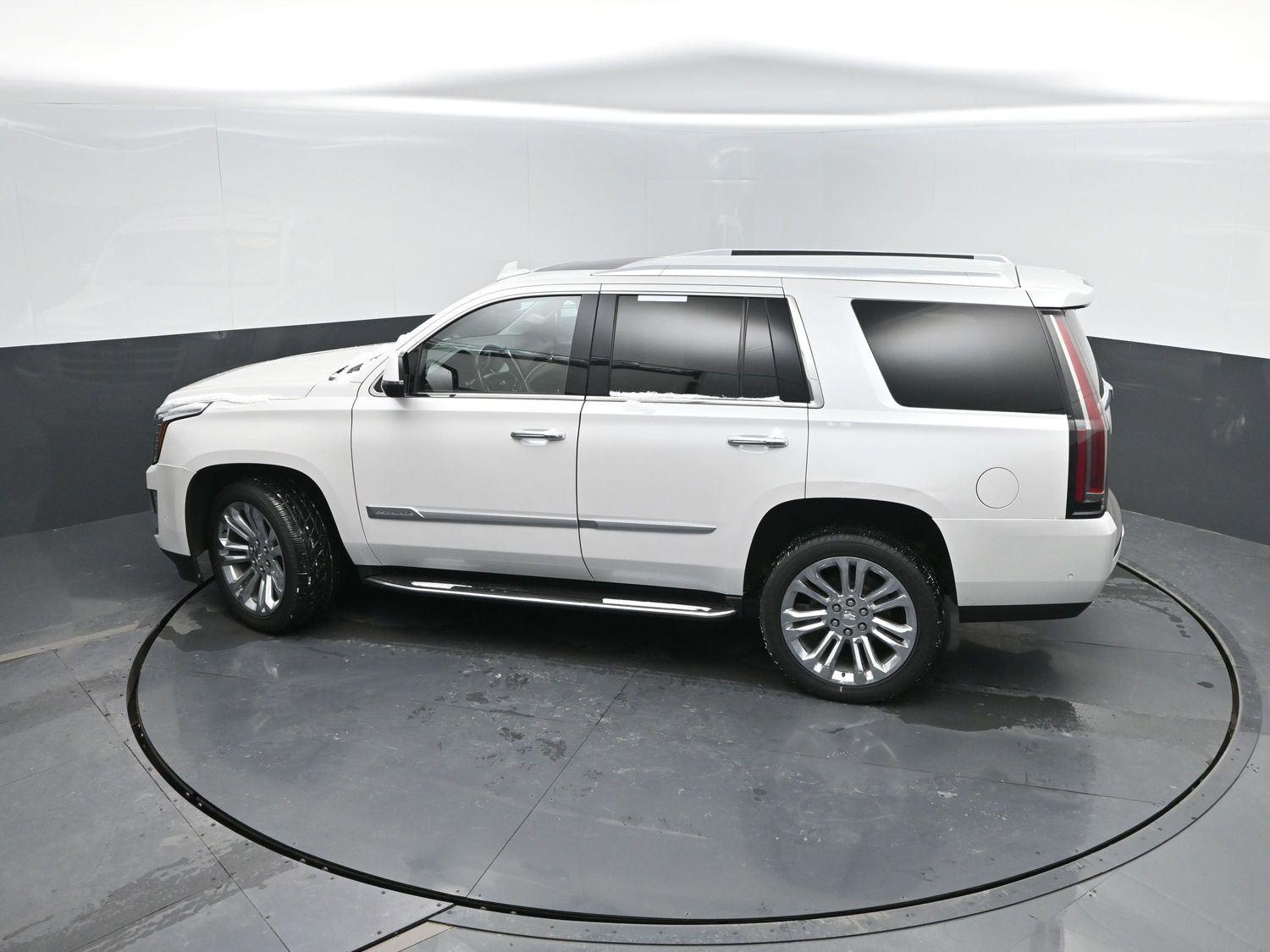 Used 2020 Crystal White Tricoat Cadillac Premium Luxury image 41