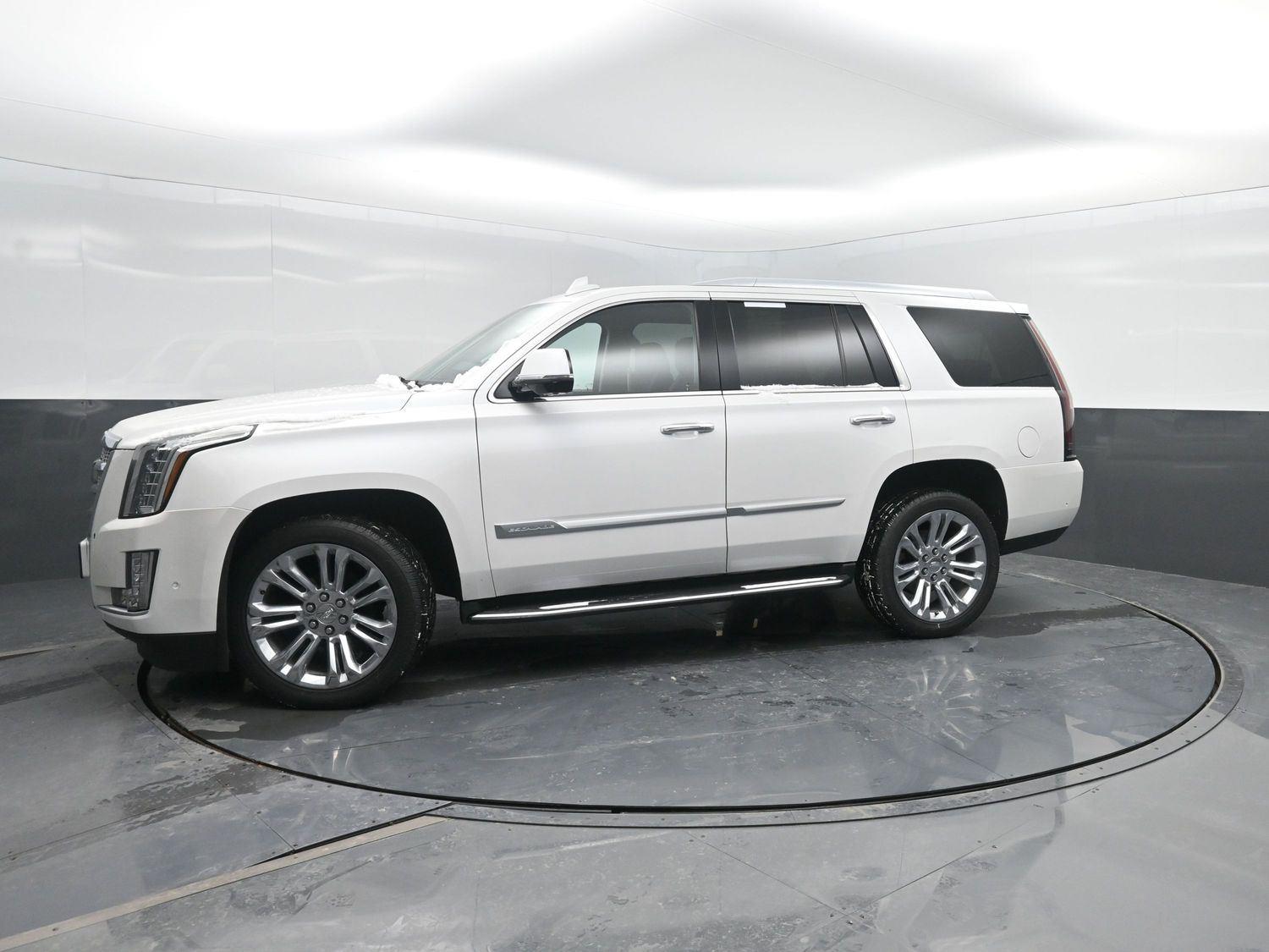 Used 2020 Crystal White Tricoat Cadillac Premium Luxury image 45
