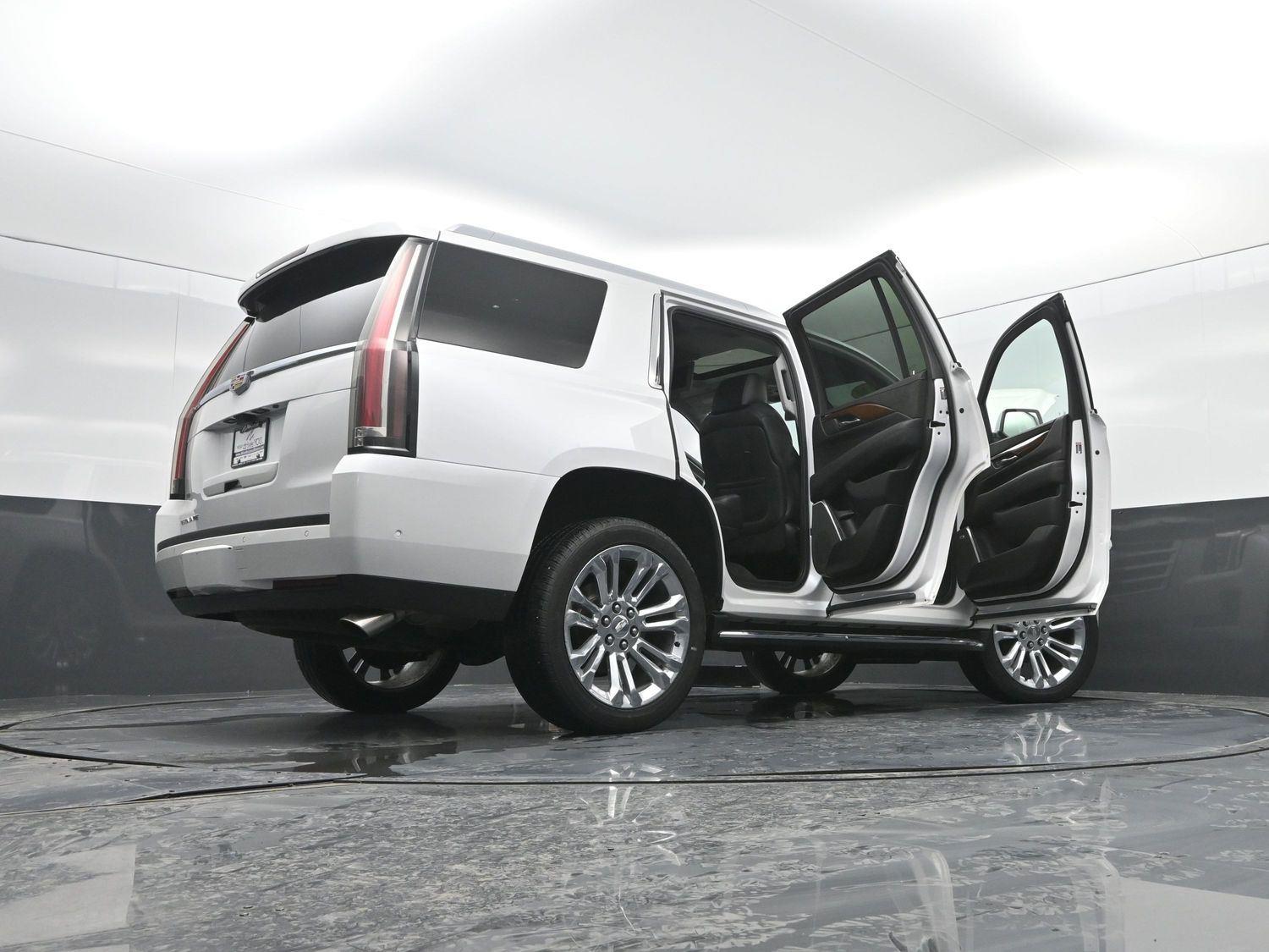 Used 2020 Crystal White Tricoat Cadillac Premium Luxury image 53