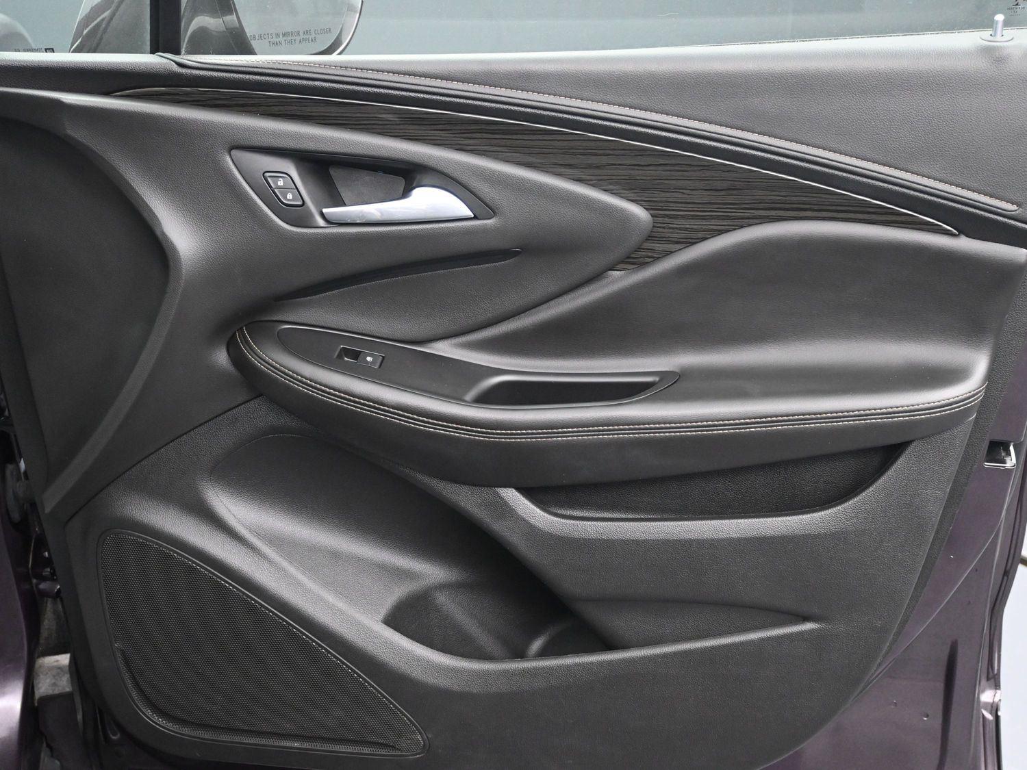 Used 2018 Midnight Amethyst Metallic Buick Essence image 8