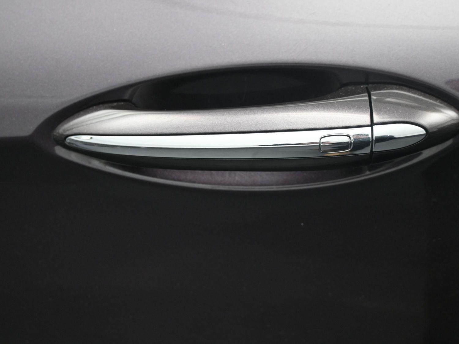 Used 2018 Midnight Amethyst Metallic Buick Essence image 15