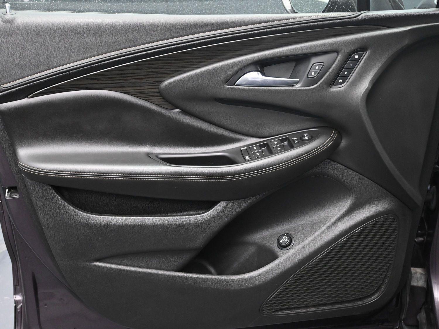 Used 2018 Midnight Amethyst Metallic Buick Essence image 17