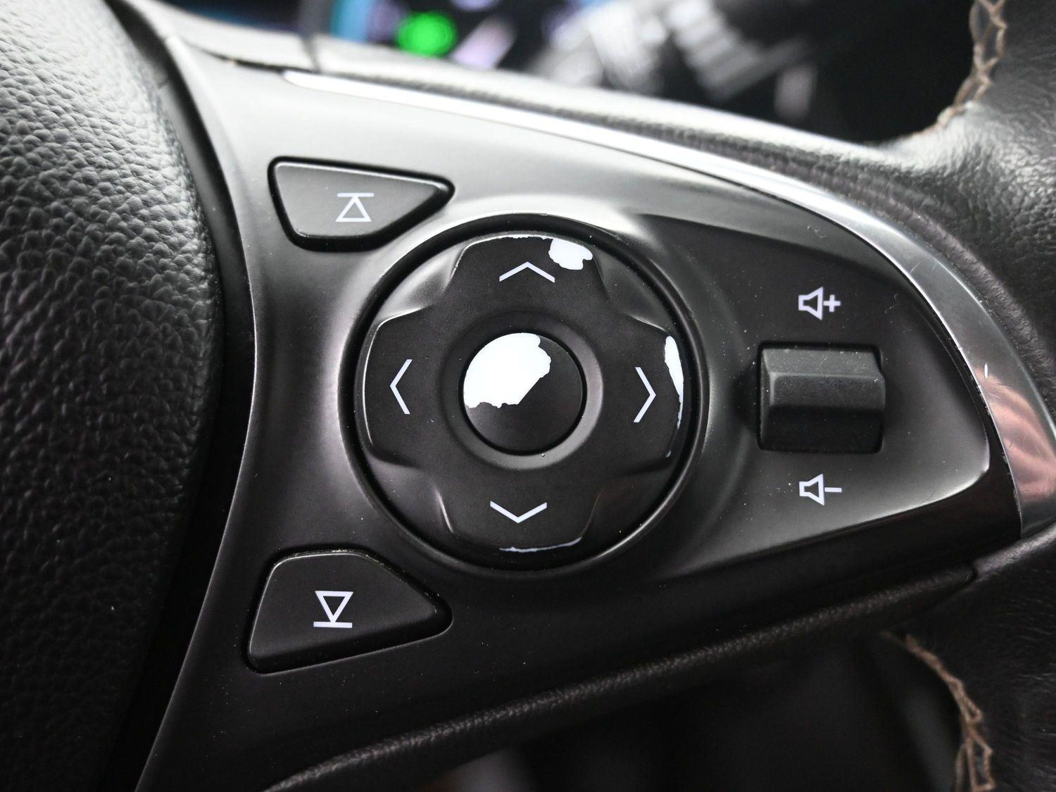 Used 2018 Midnight Amethyst Metallic Buick Essence image 23