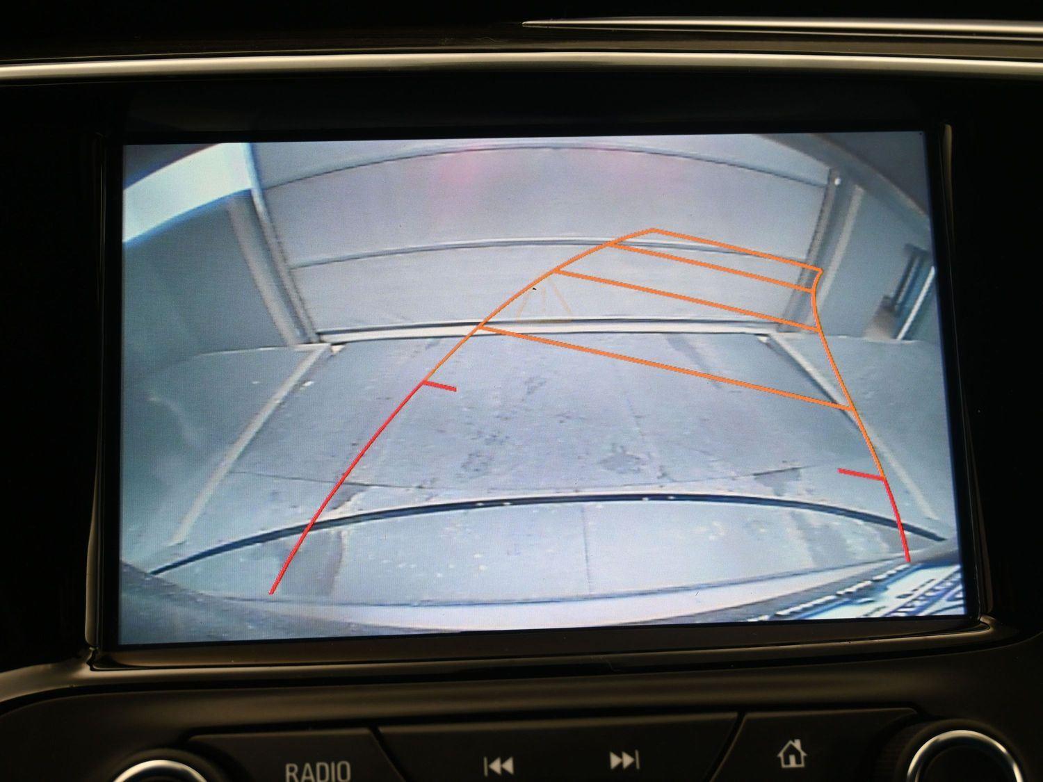 Used 2018 Midnight Amethyst Metallic Buick Essence image 27