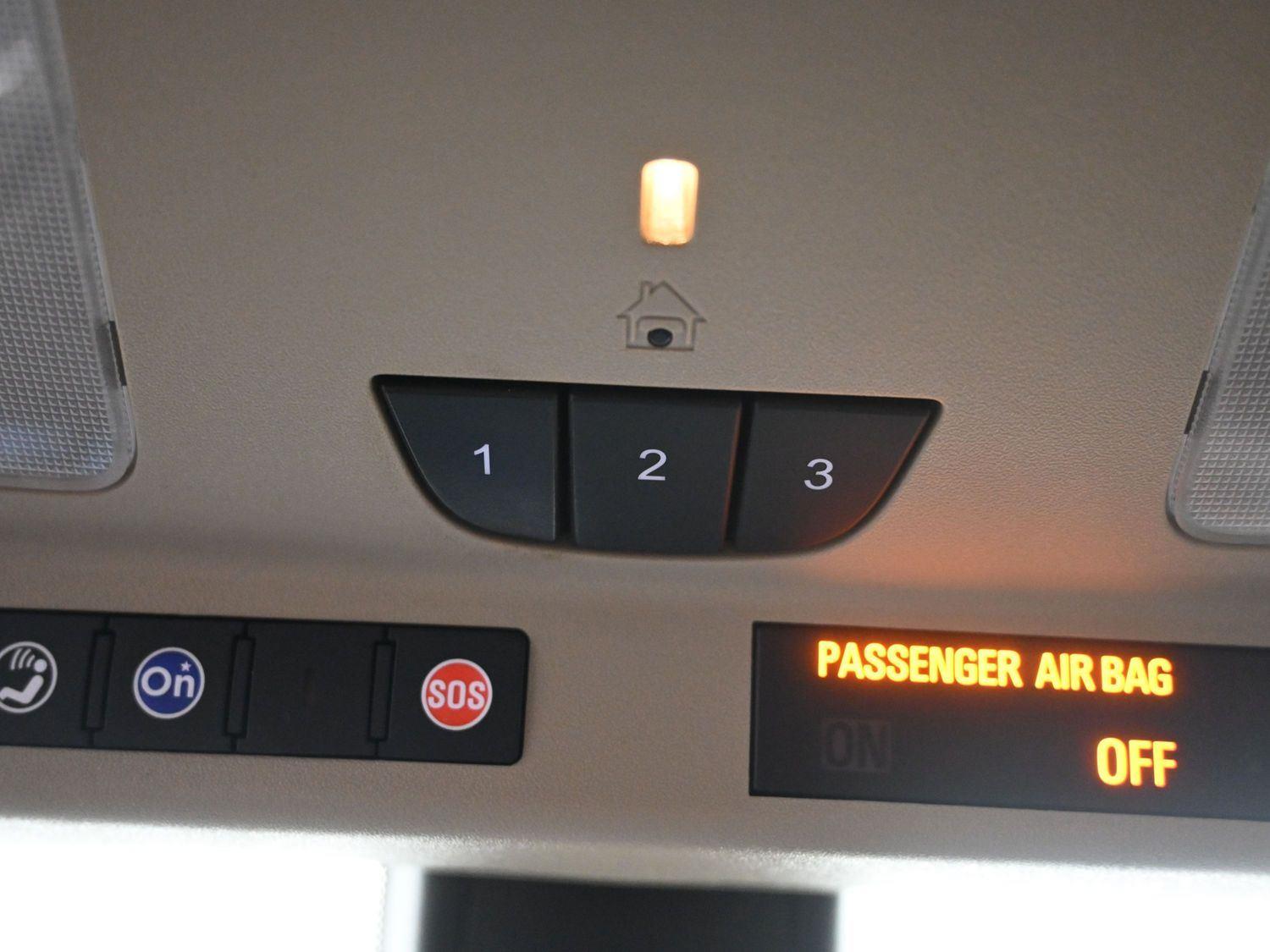 Used 2018 Midnight Amethyst Metallic Buick Essence image 31