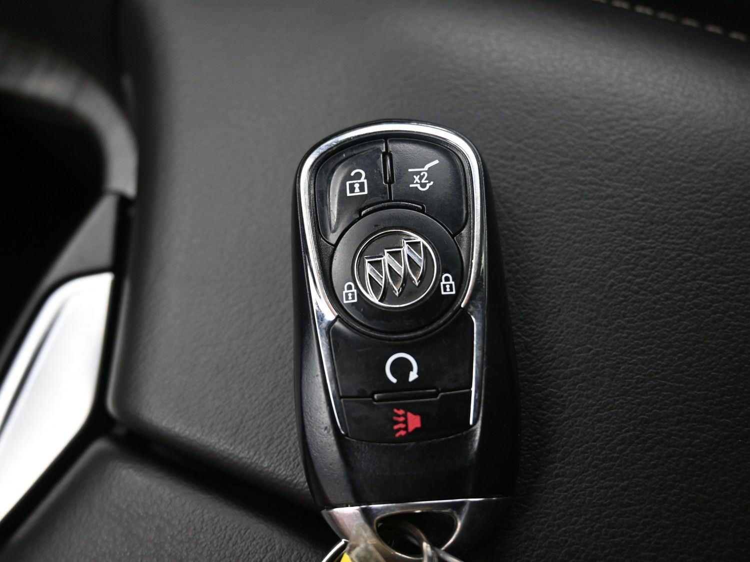 Used 2018 Midnight Amethyst Metallic Buick Essence image 32