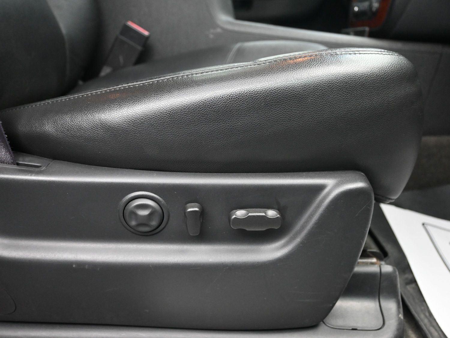 Used 2013 Black Chevrolet LTZ image 8