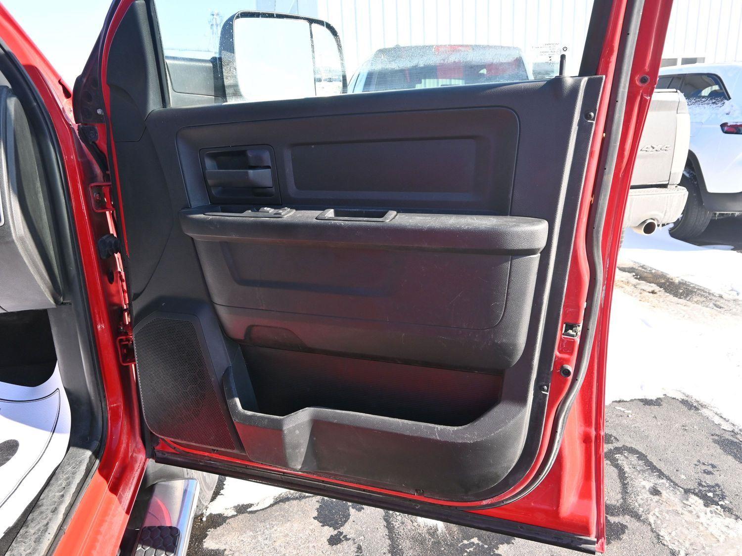 Used 2018 RED RAM TRADESMAN 4X4 CREW CAB 8