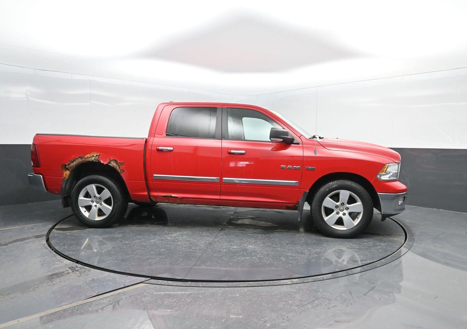Used 2010 Flame Red Clearcoat Dodge SLT image 3