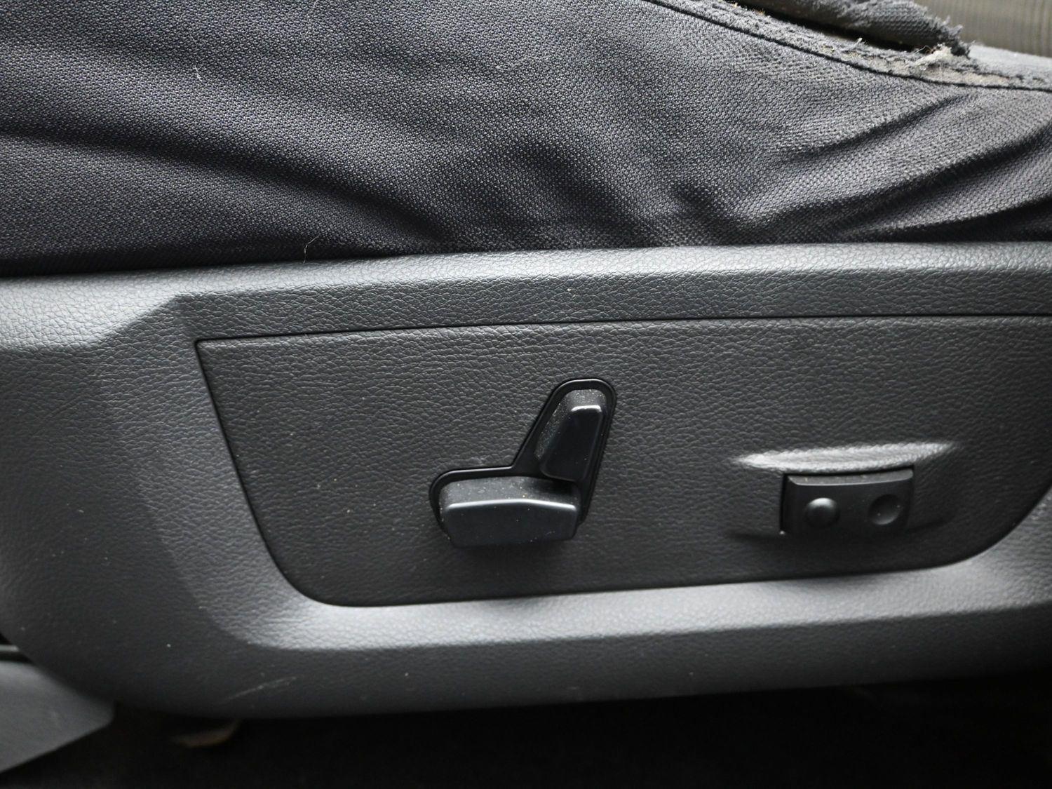 Used 2010 Flame Red Clearcoat Dodge SLT image 18