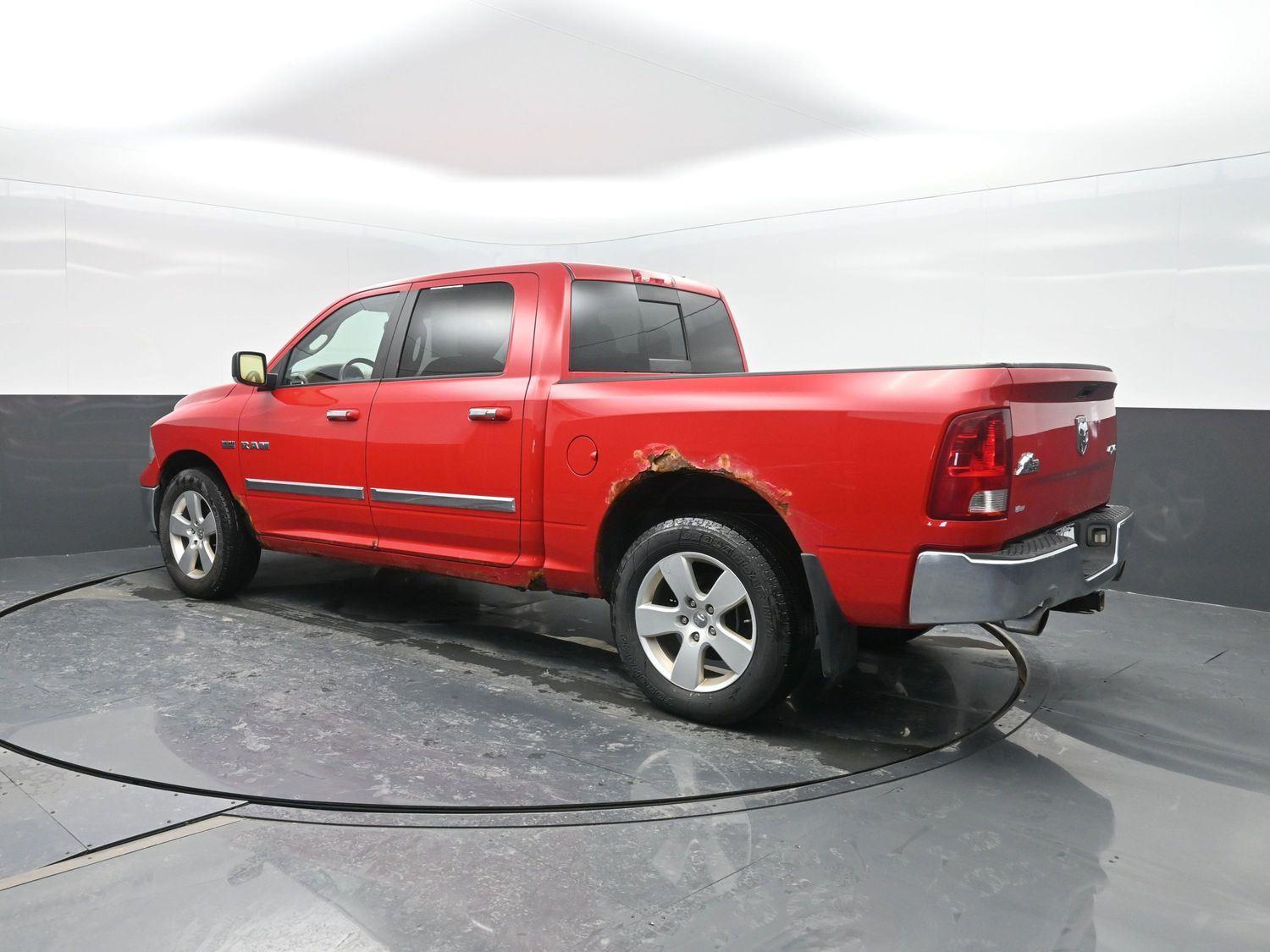 Used 2010 Flame Red Clearcoat Dodge SLT image 39
