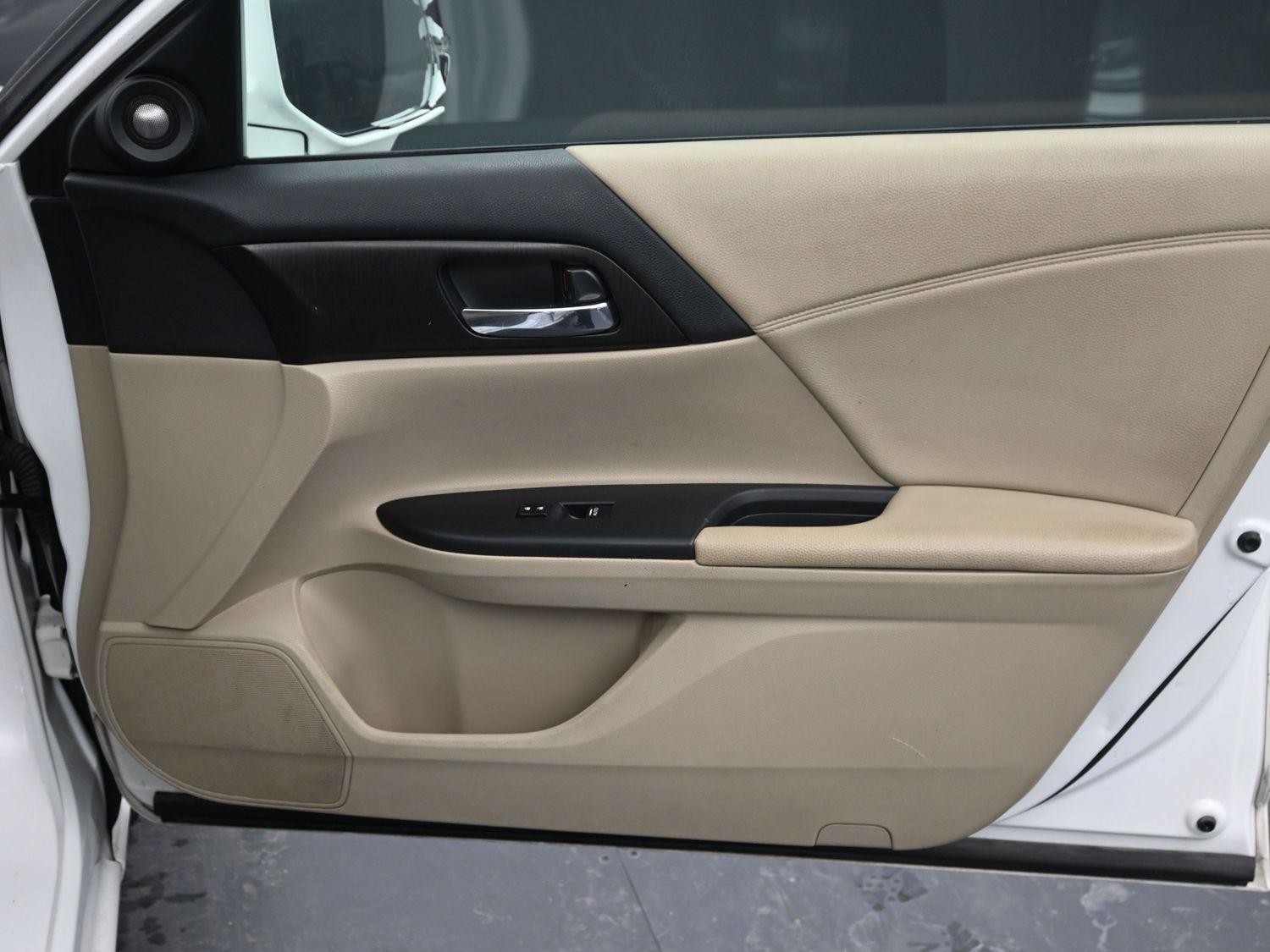 Used 2014  Honda  image 6