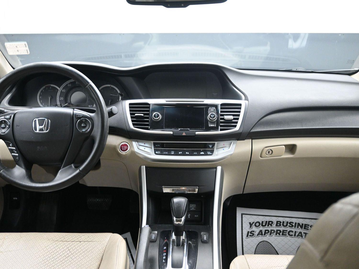 Used 2014  Honda  image 12