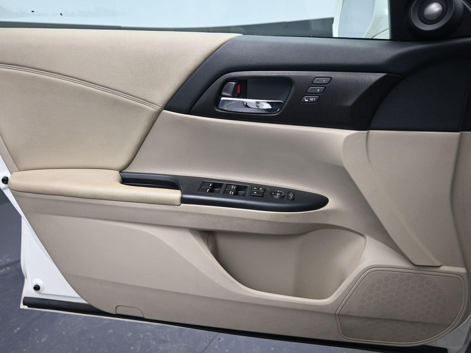 Used 2014  Honda  image 15