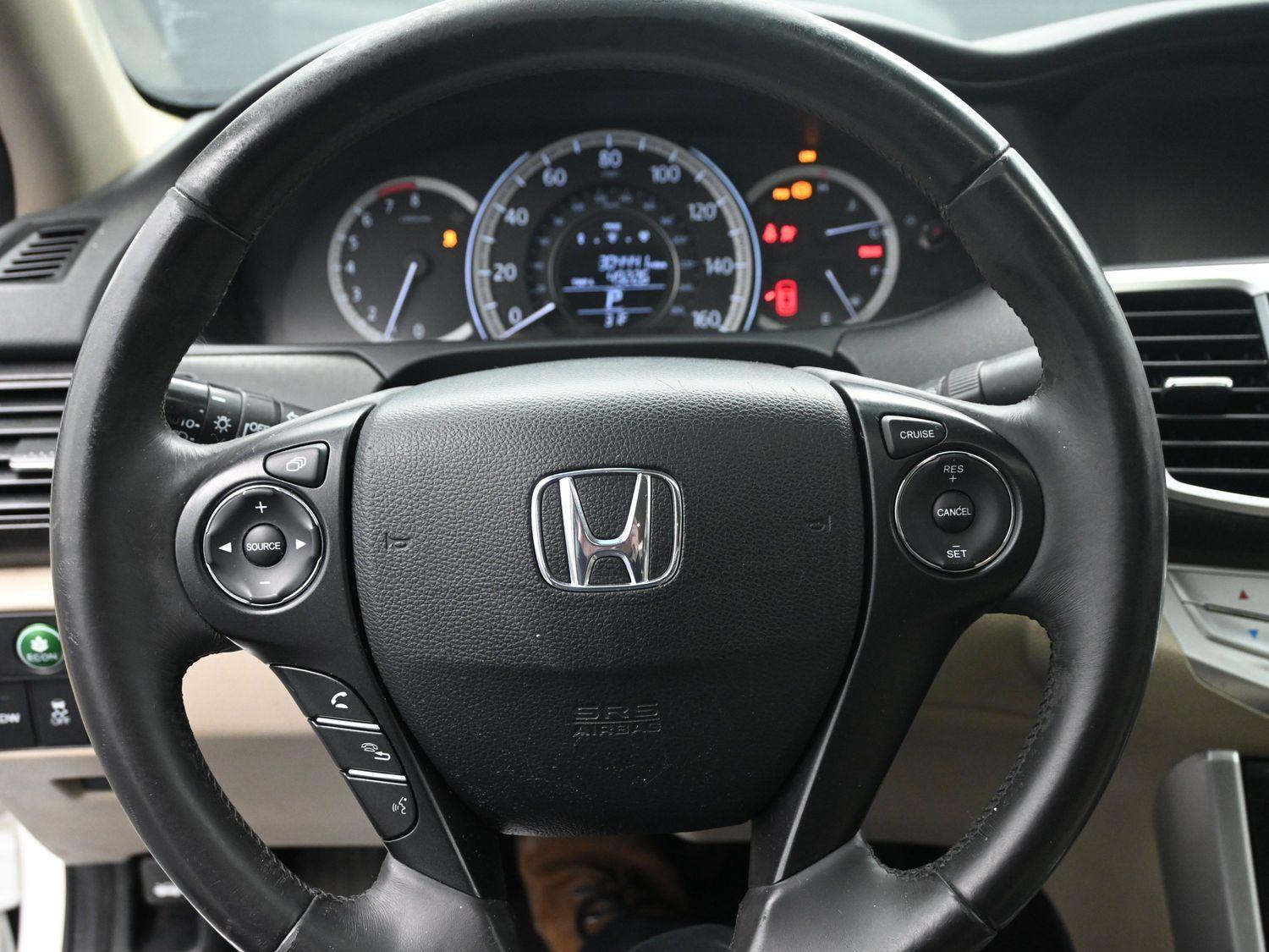Used 2014  Honda  image 17