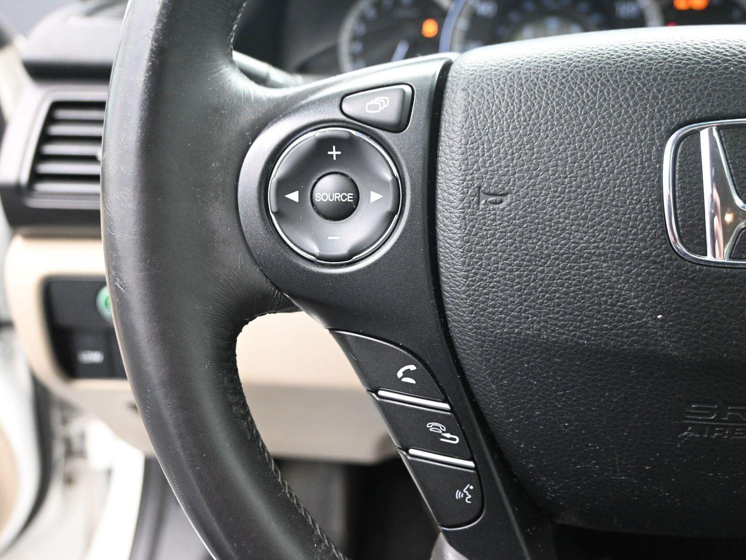 Used 2014  Honda  image 18