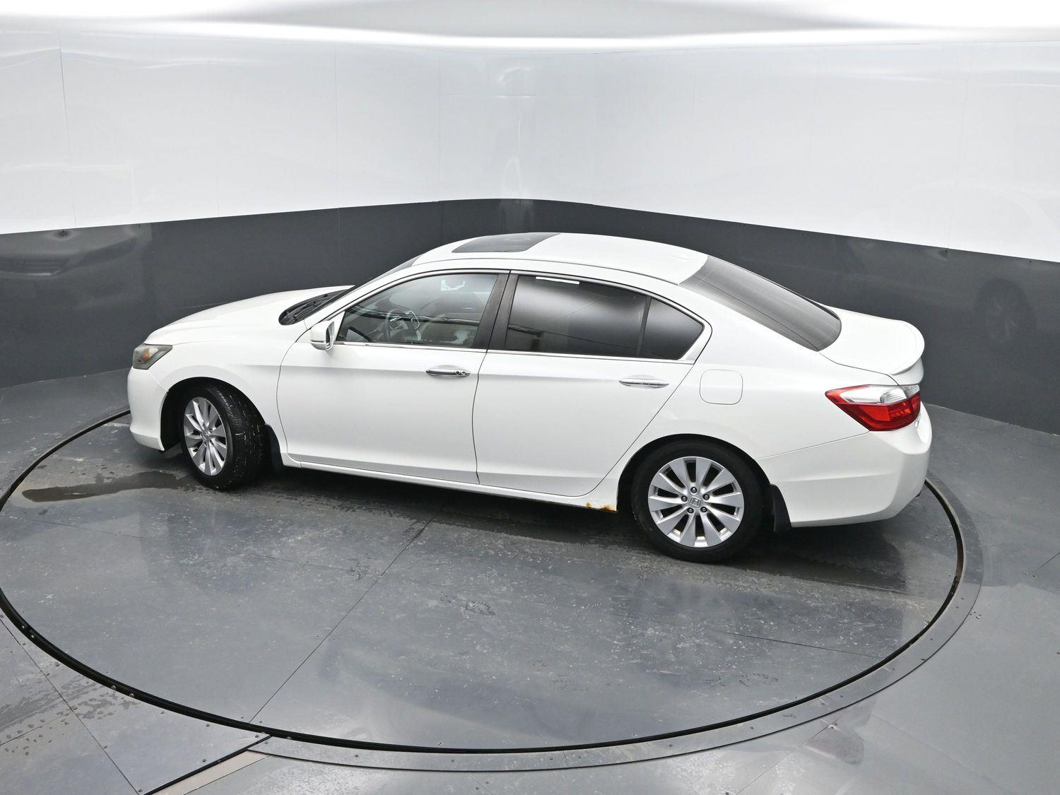 Used 2014  Honda  image 32