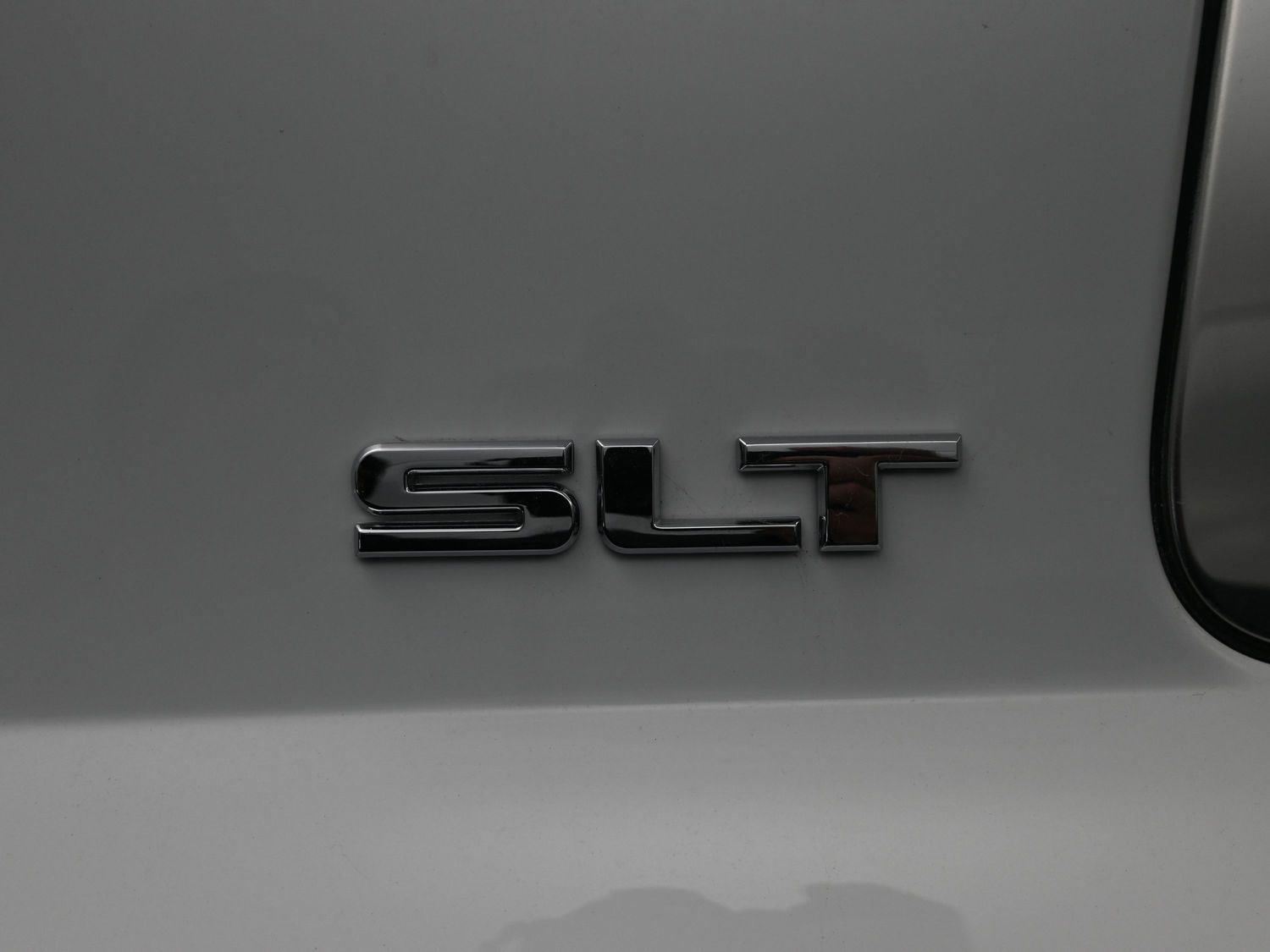 Used 2017 Summit White GMC SLT image 18