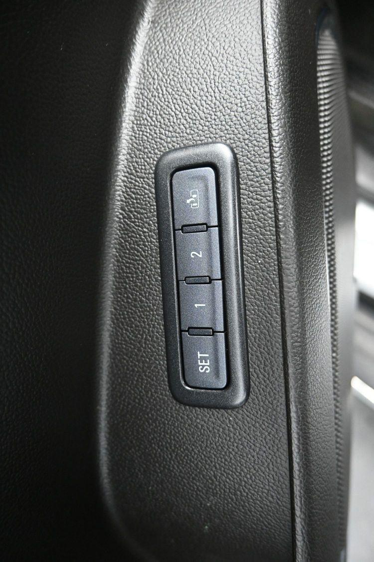 Used 2017 Summit White GMC SLT image 25