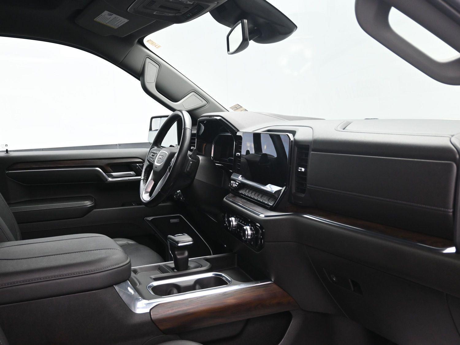 Used 2023 Summit White GMC SLT image 13