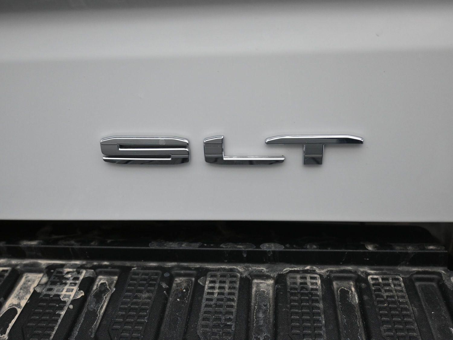 Used 2023 Summit White GMC SLT image 17