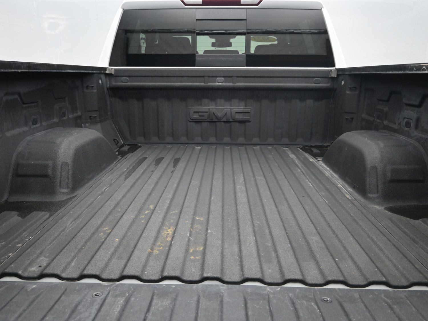 Used 2023 Summit White GMC SLT image 18