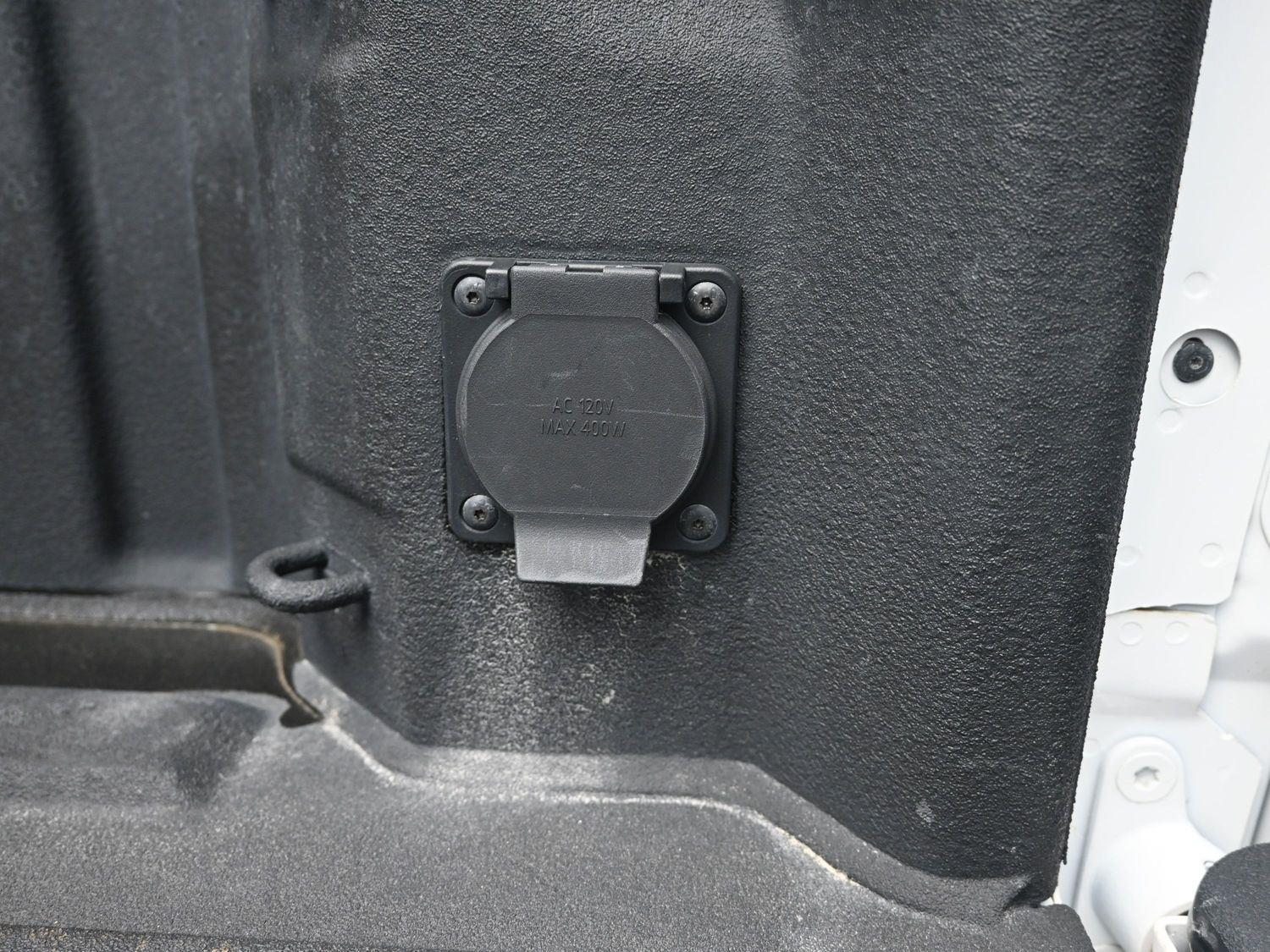 Used 2023 Summit White GMC SLT image 19