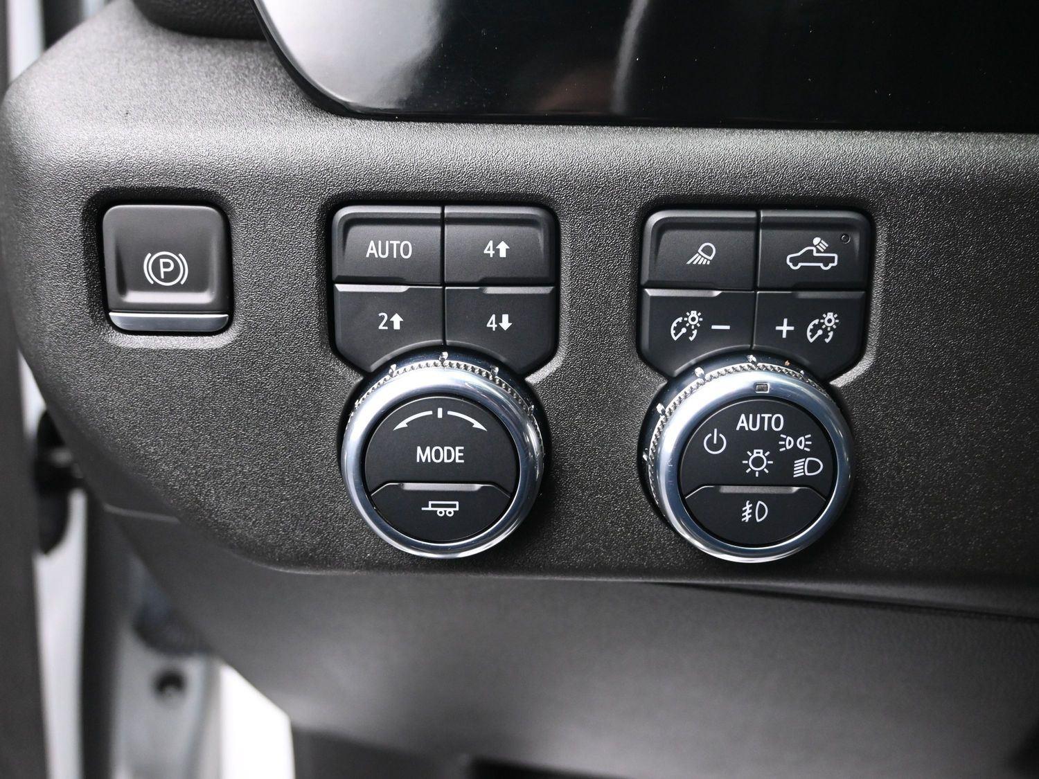 Used 2023 Summit White GMC SLT image 24