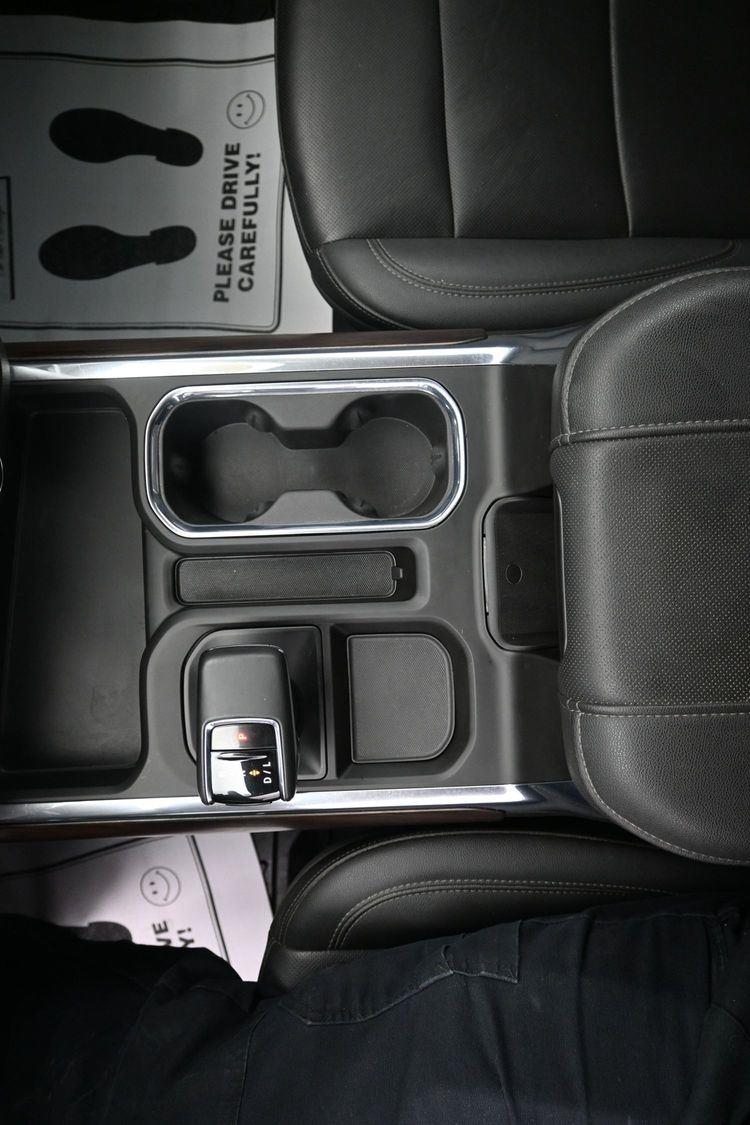 Used 2023 Summit White GMC SLT image 33