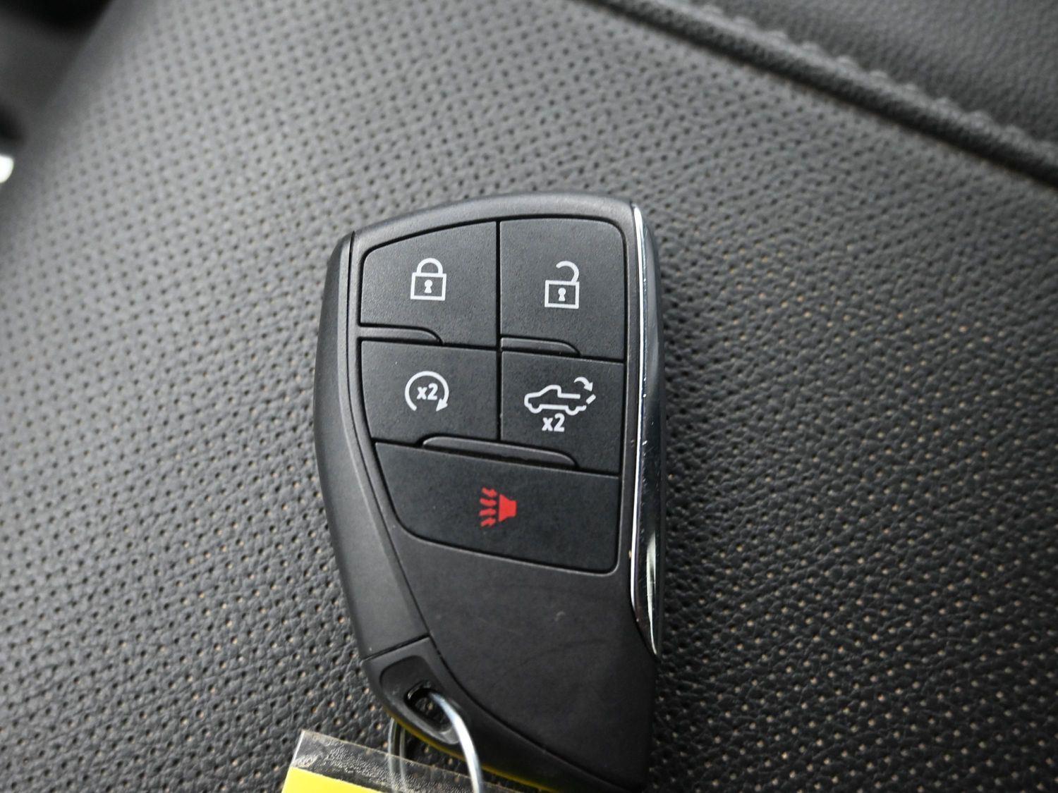 Used 2023 Summit White GMC SLT image 36