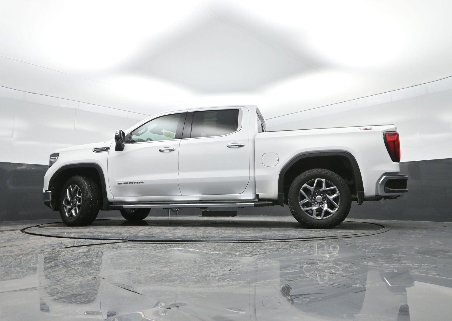 Used 2023 Summit White GMC SLT image 37