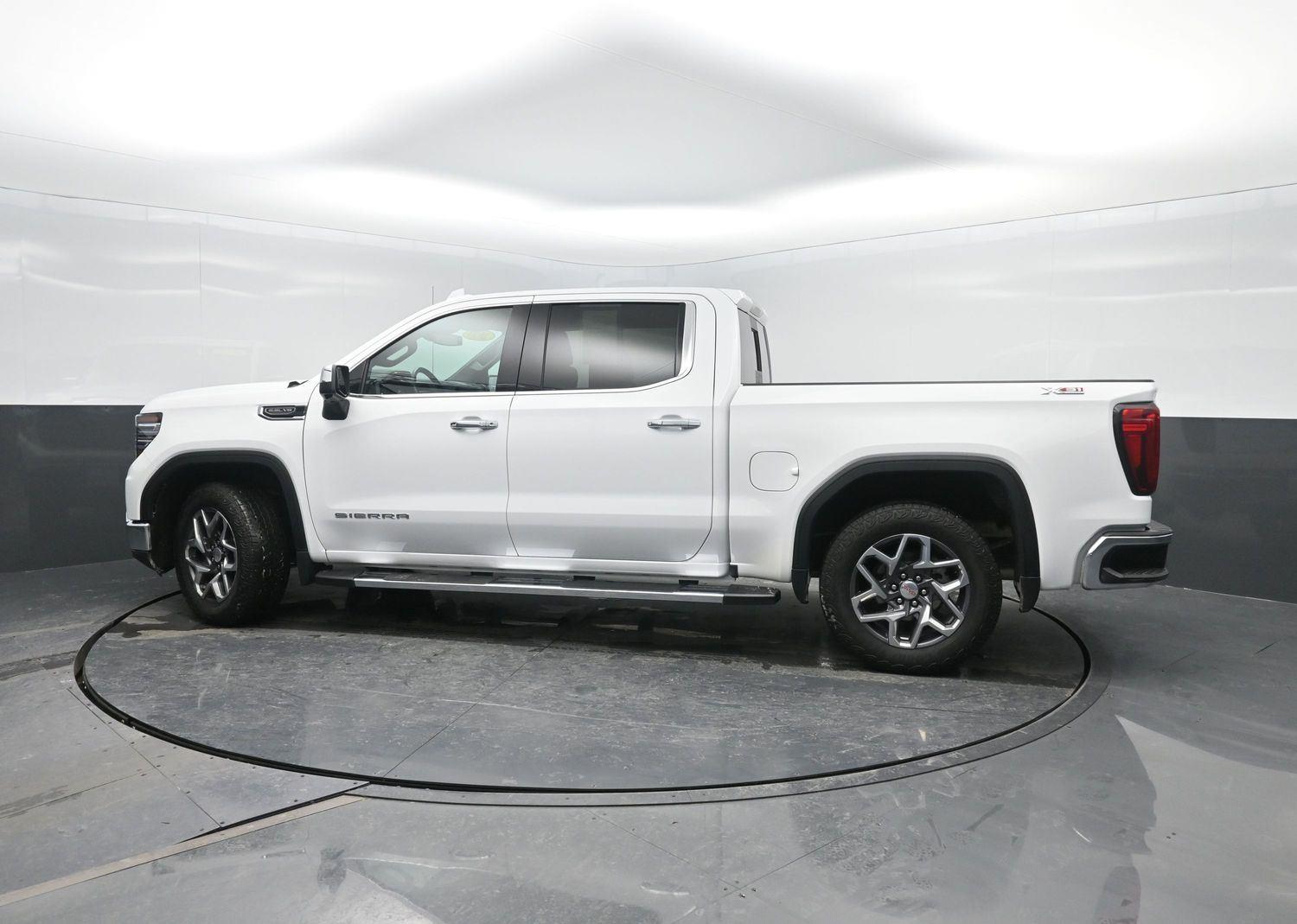 Used 2023 Summit White GMC SLT image 44