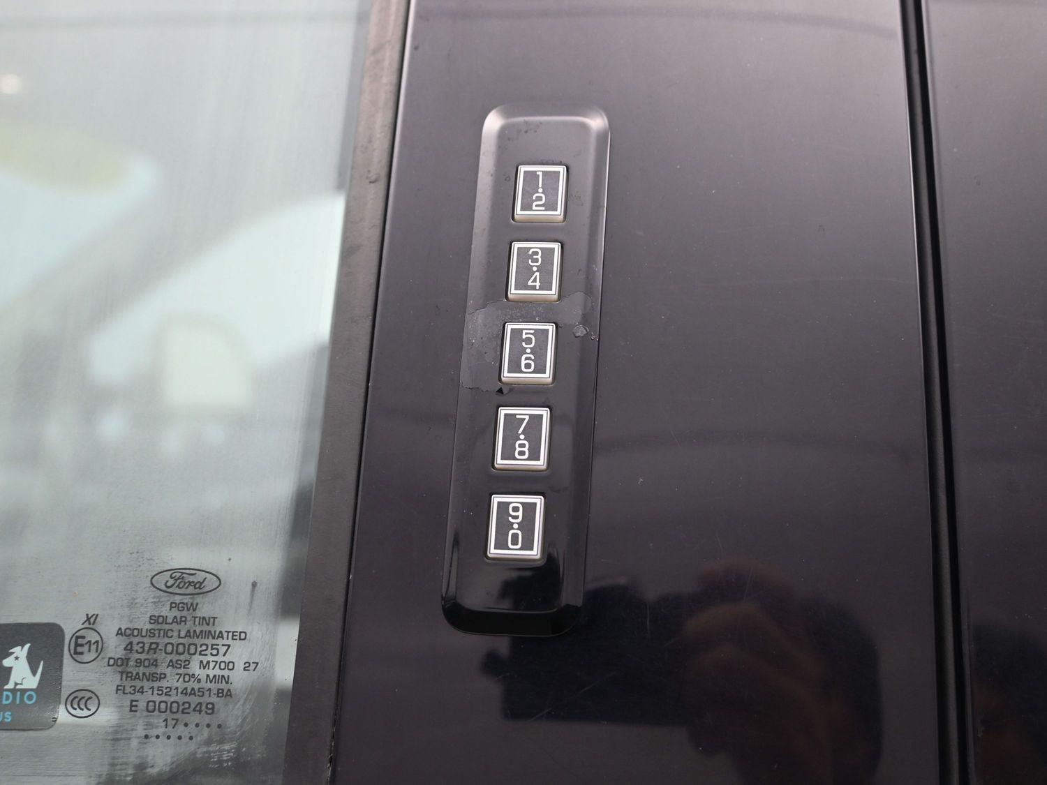 Used 2017 White Platinum Metallic Tri-Coat FORD  image 15