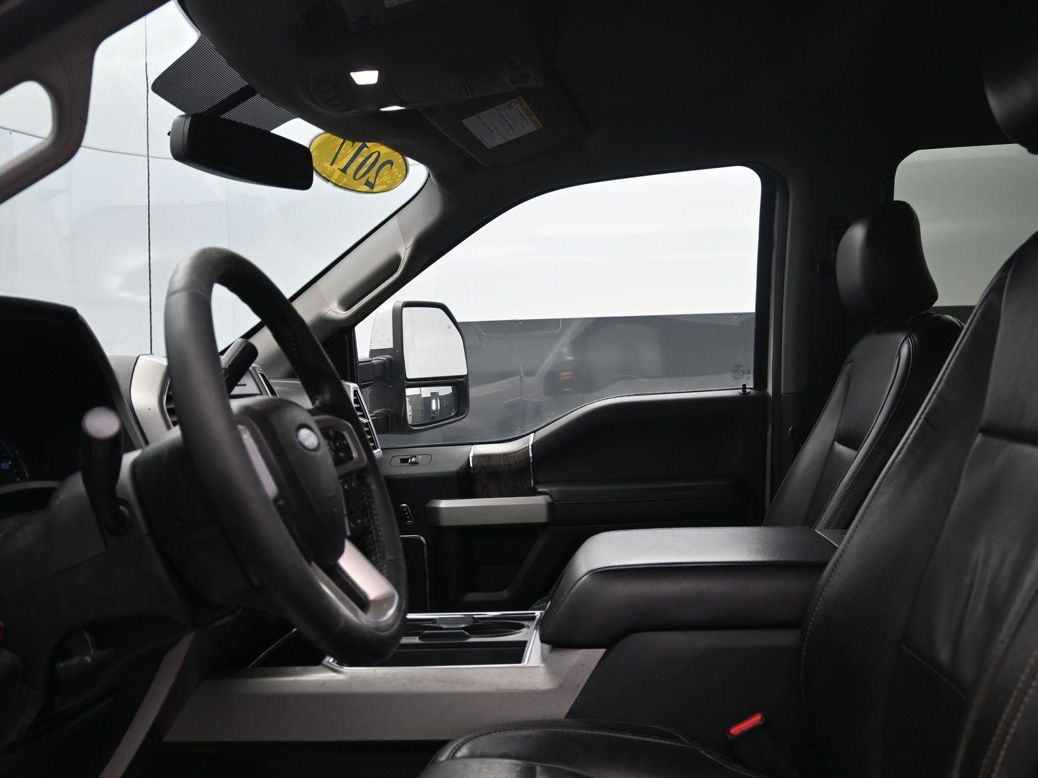 Used 2017 White Platinum Metallic Tri-Coat FORD  image 19