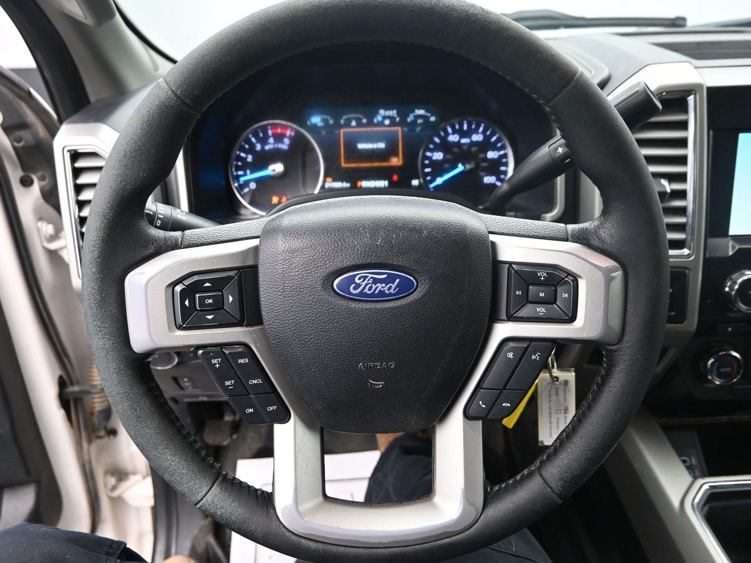 Used 2017 White Platinum Metallic Tri-Coat FORD  image 21